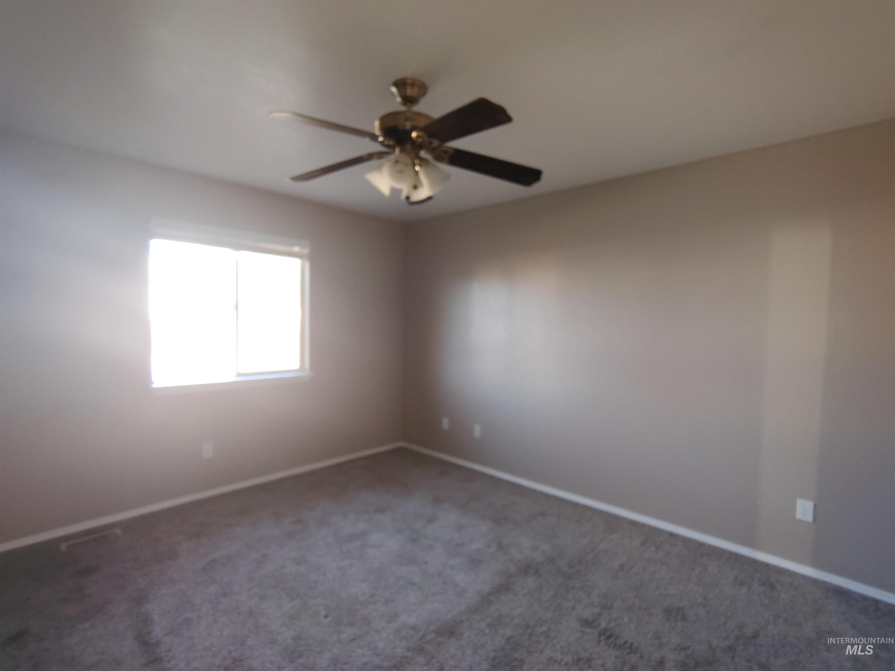 40 S Bingham St Property Photo 11
