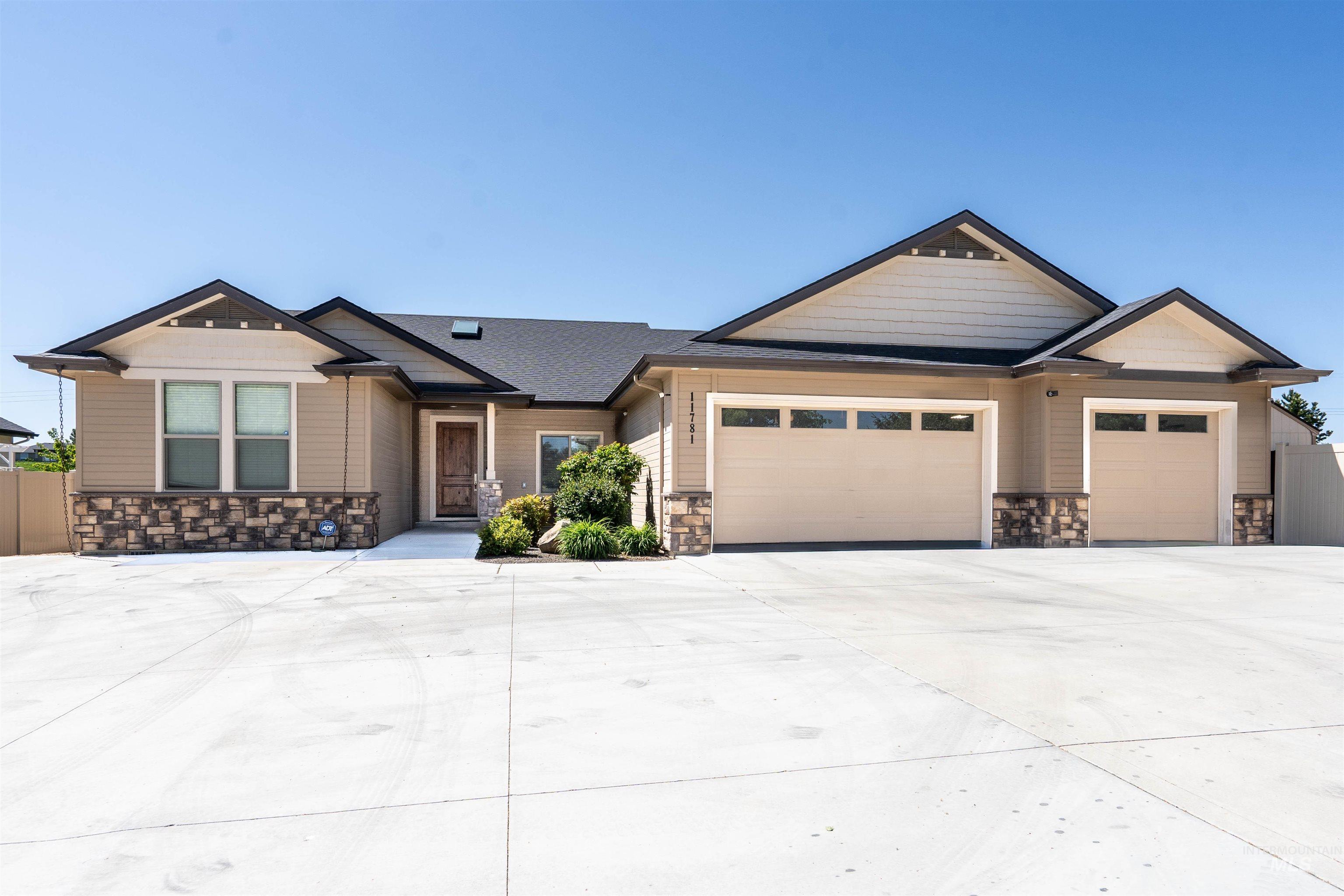 11781 W Cross Slope Way Property Photo 3