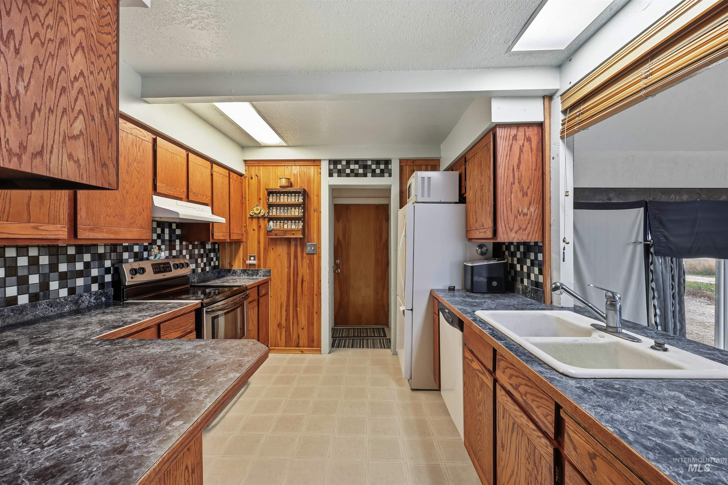 30327 Hexon Rd. Property Photo 28