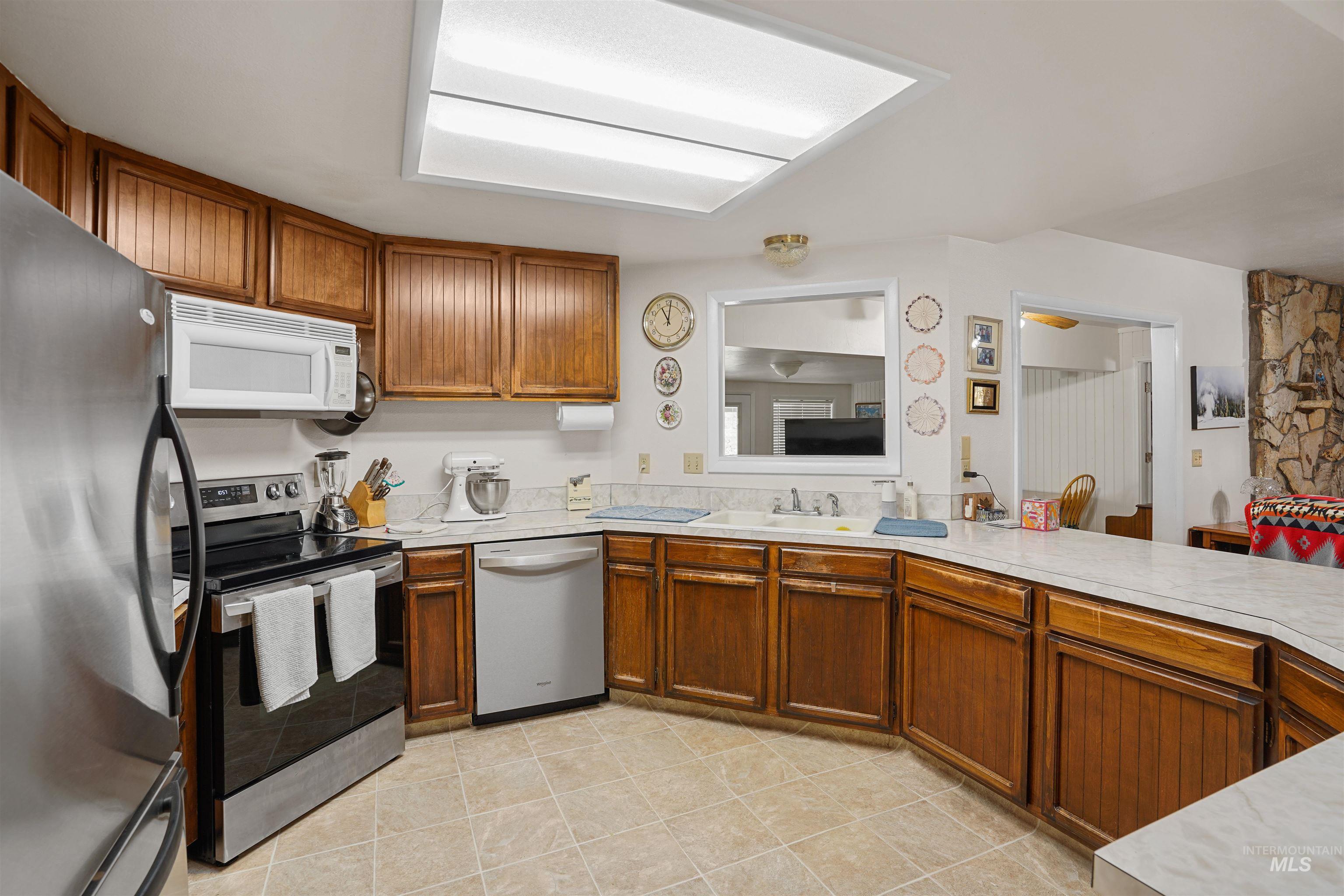 2834 Fairmont Dr. Property Photo 5
