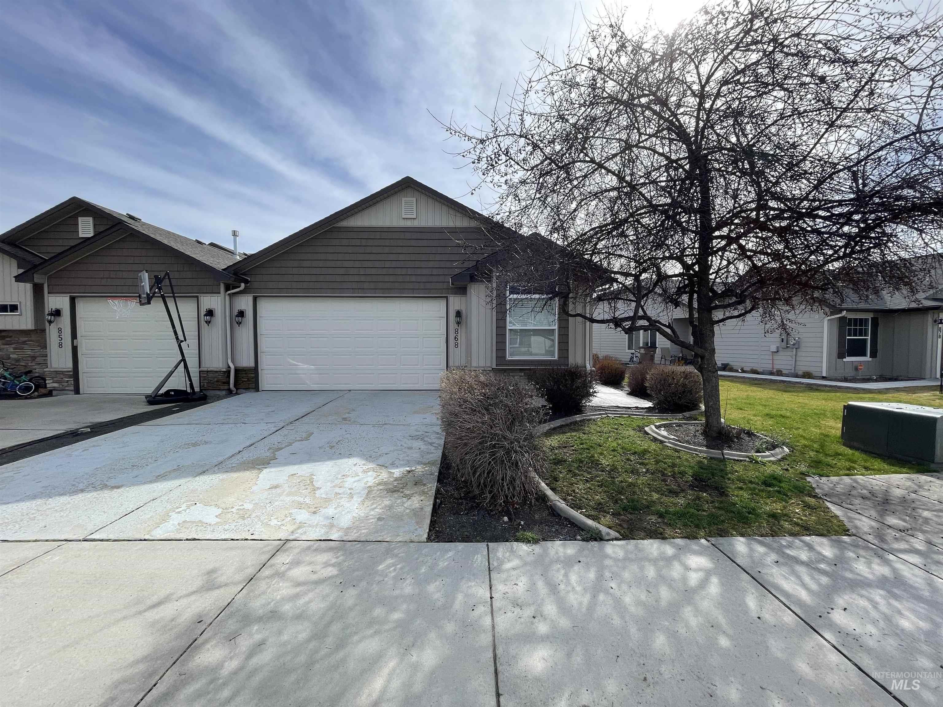 868 S Beaver Creek Way Property Photo 1