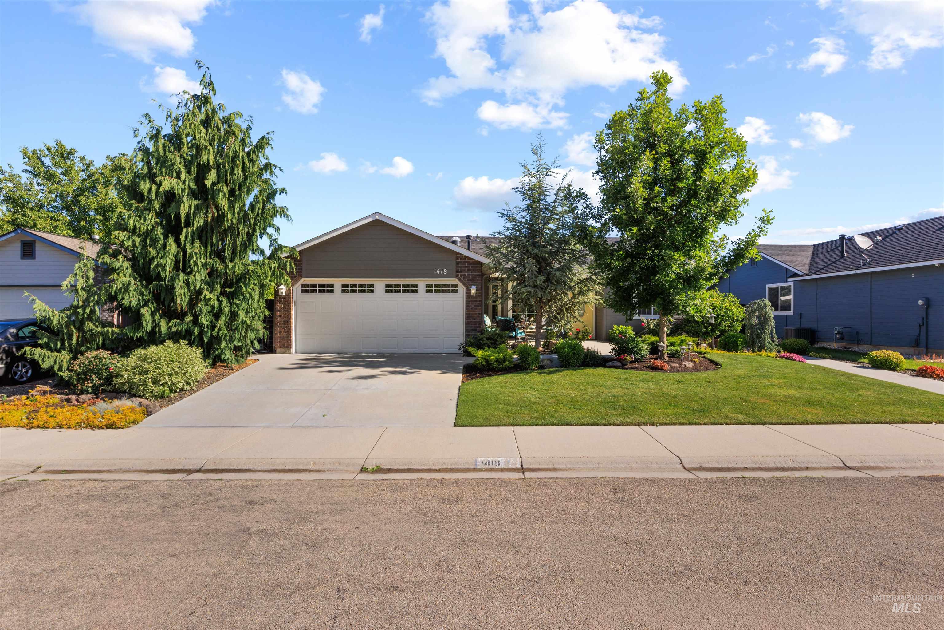1418 E Sothesby Street Property Photo 1