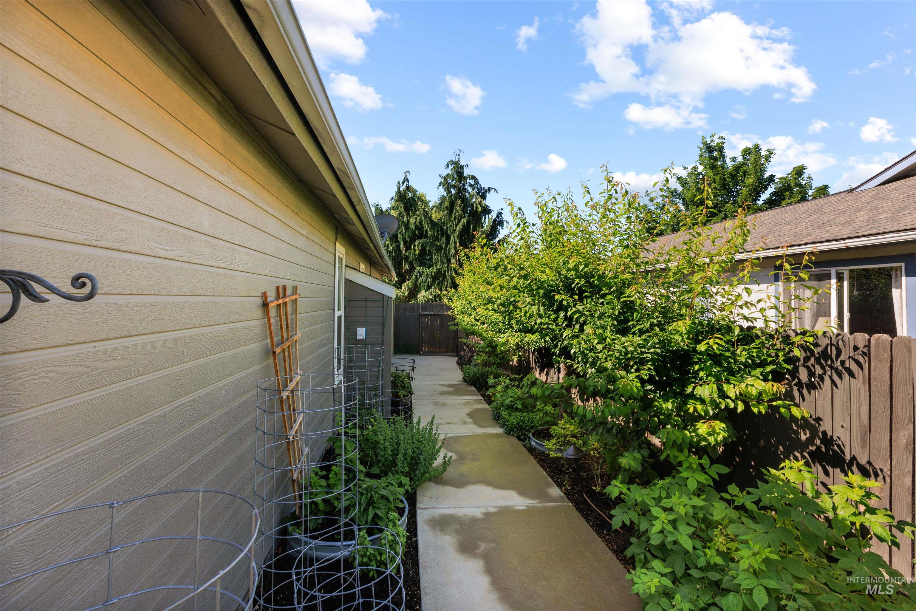 1418 E Sothesby Street Property Photo 12