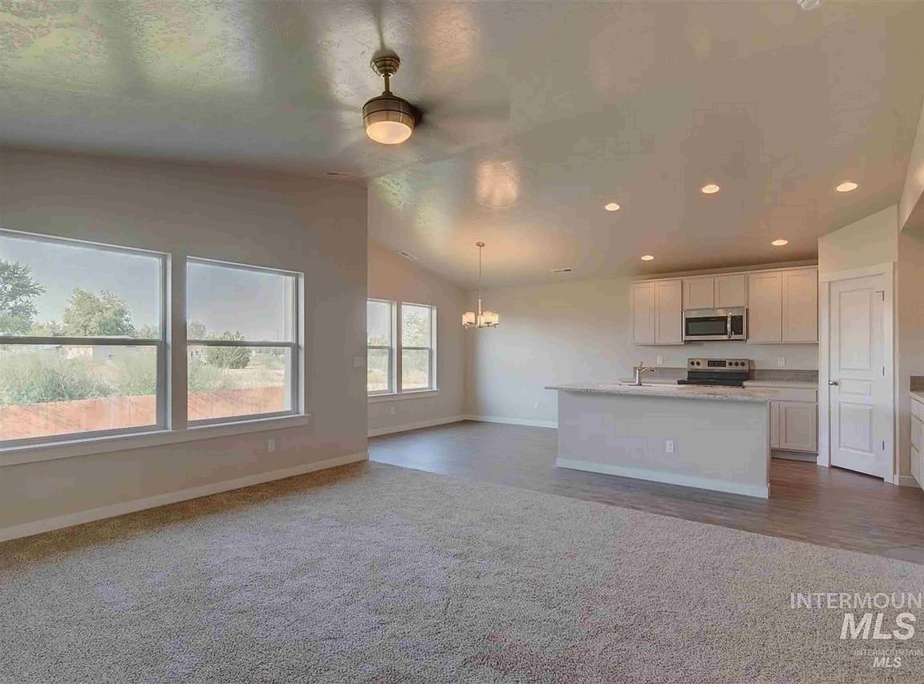 1193 W Crosswind Dr Property Photo 9