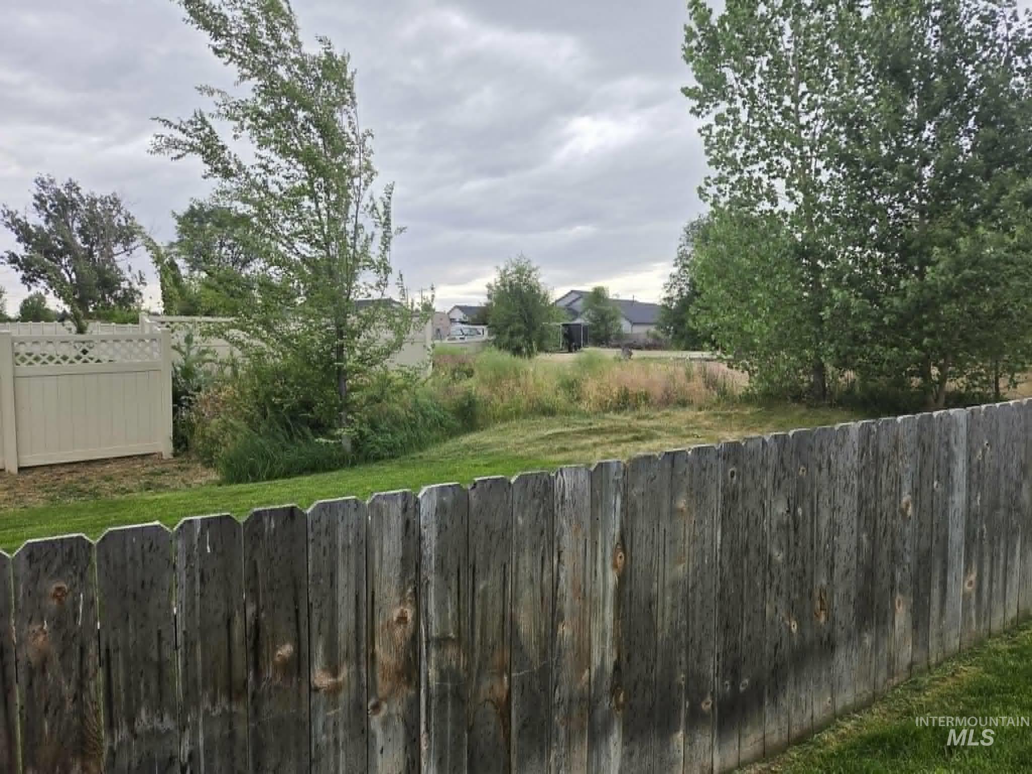 1193 W Crosswind Dr Property Photo 13