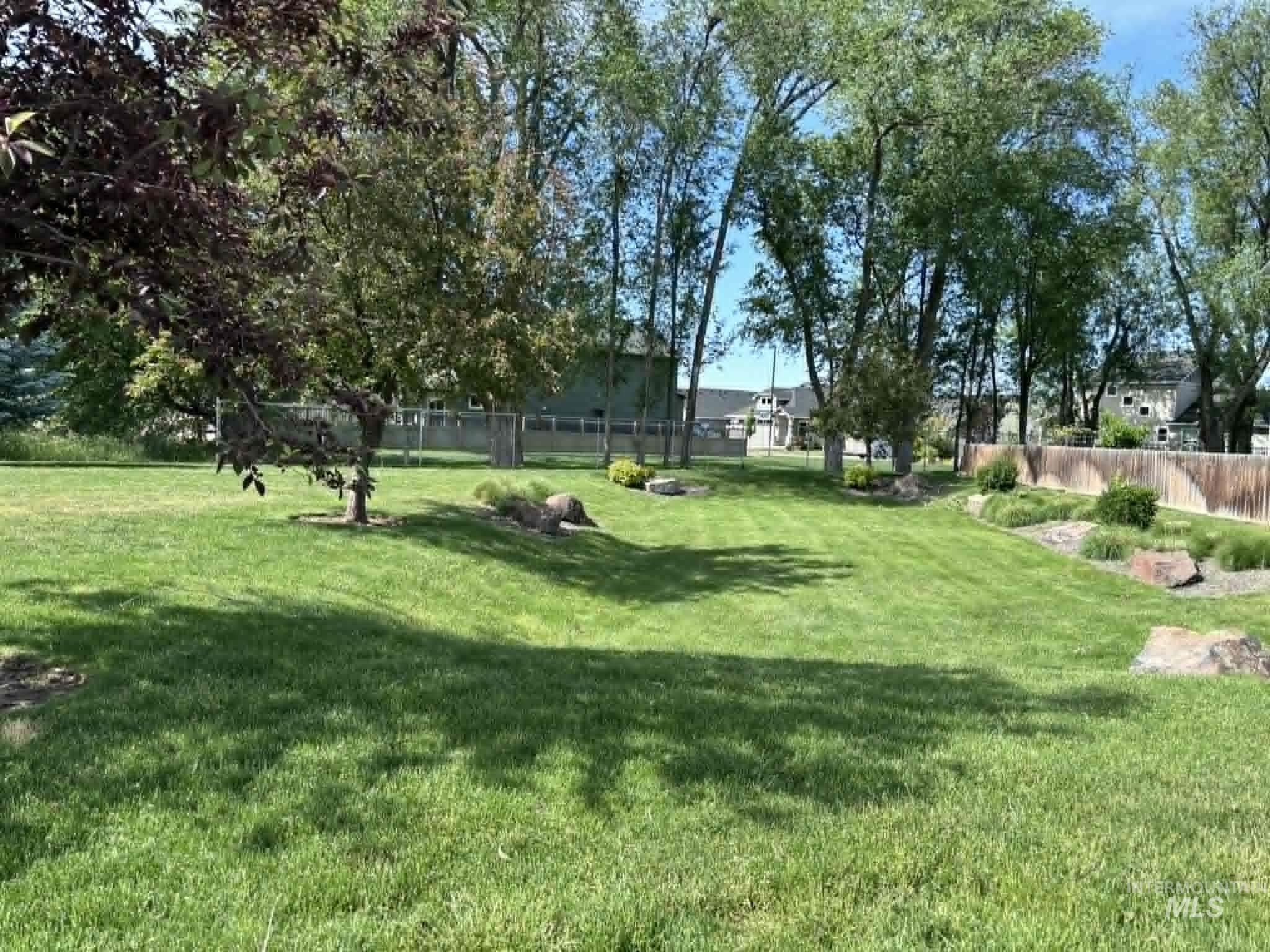 1193 W Crosswind Dr Property Photo 16