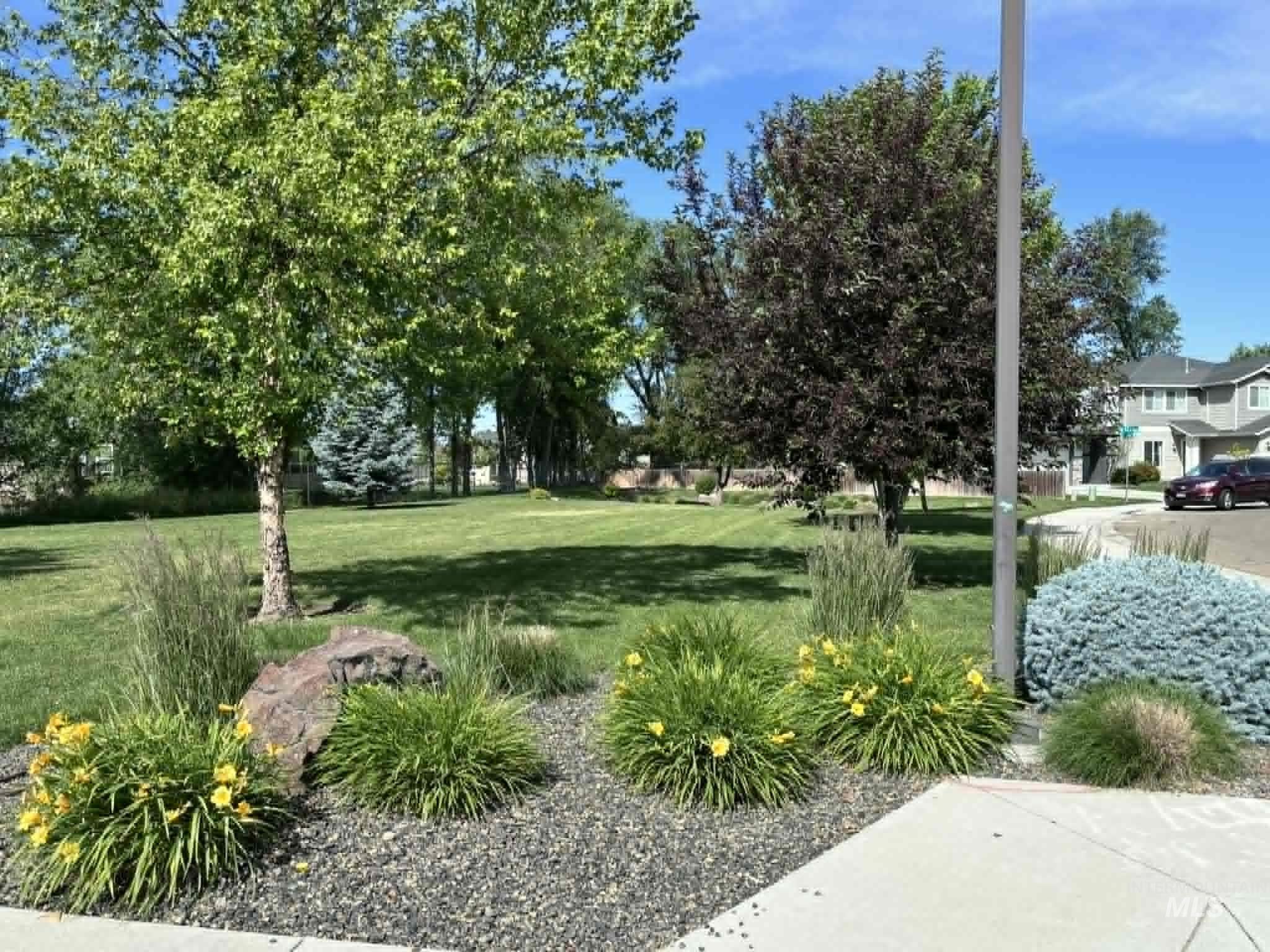 1193 W Crosswind Dr Property Photo 17