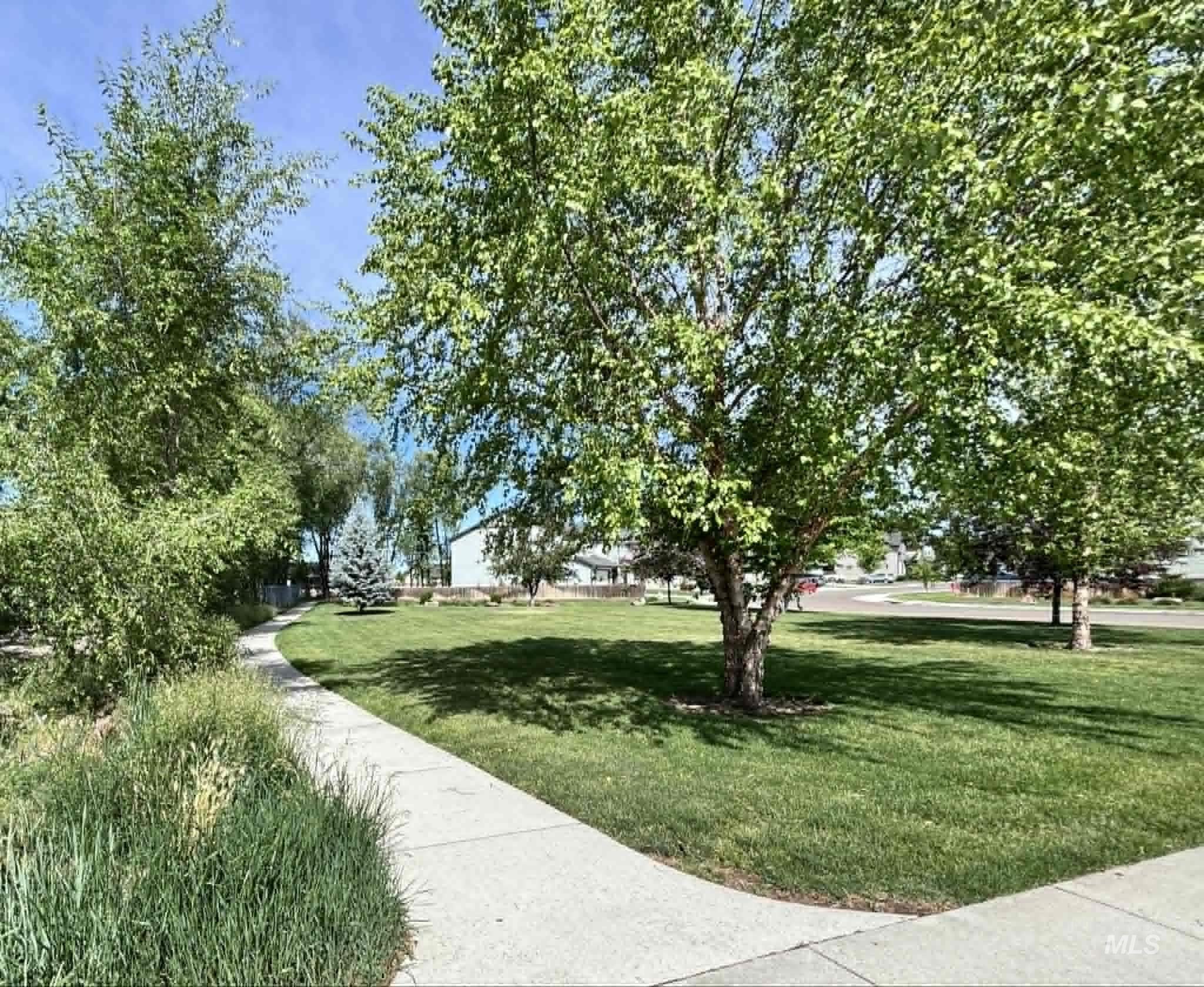 1193 W Crosswind Dr Property Photo 18