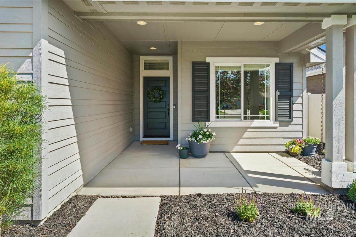 5918 W Quintale Dr Property Photo 3
