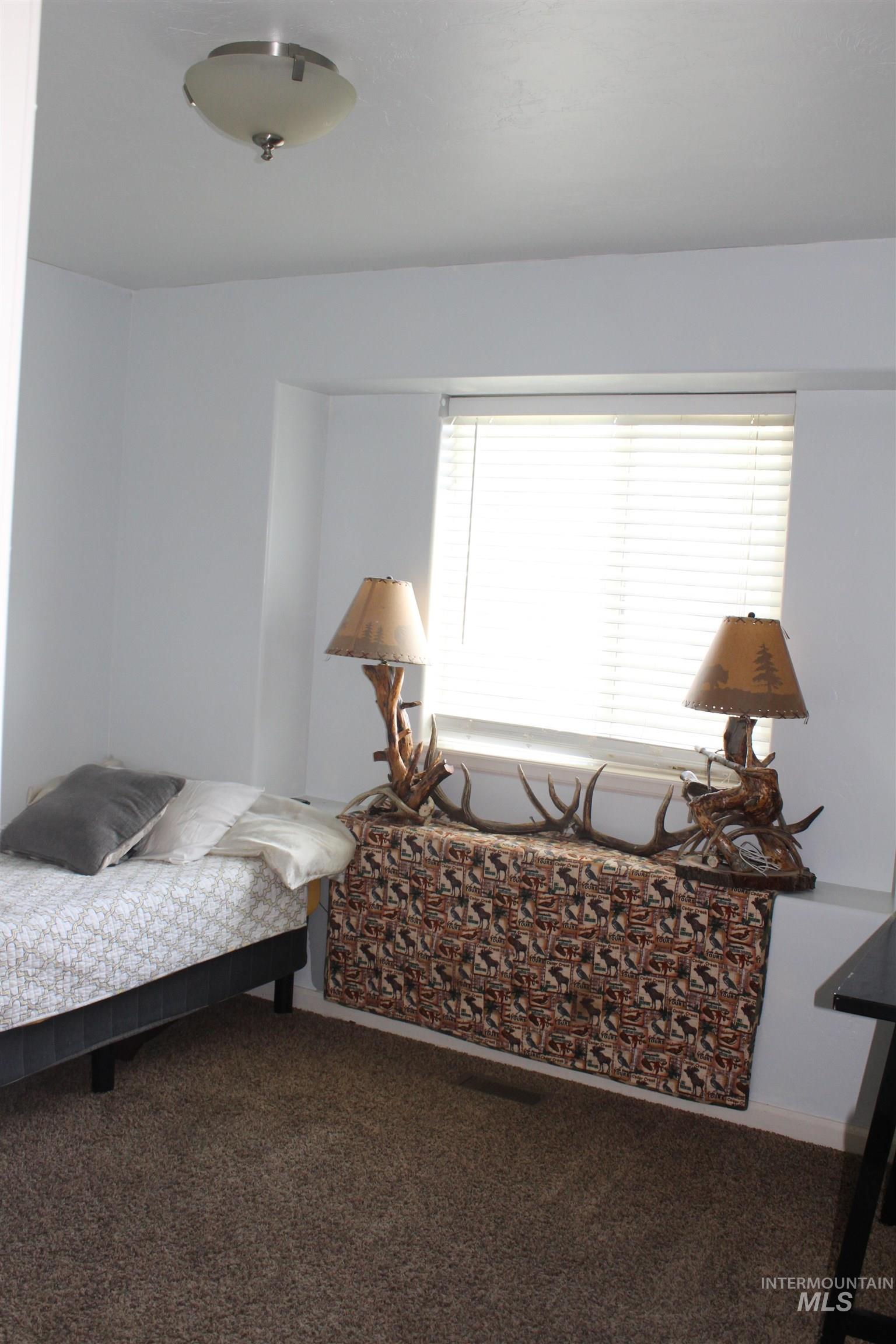 1121 Kelly Ave Property Photo 12