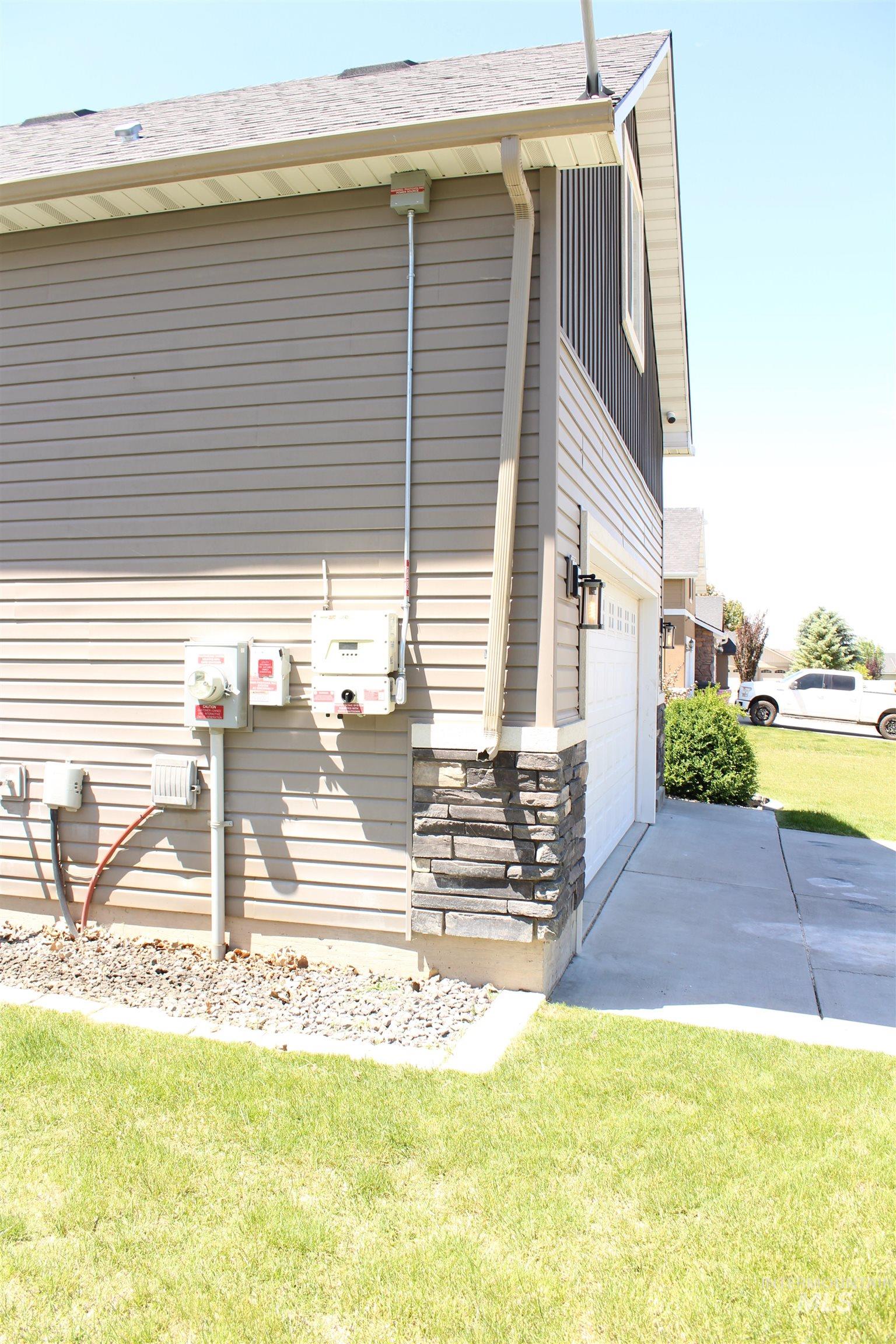 1121 Kelly Ave Property Photo 32