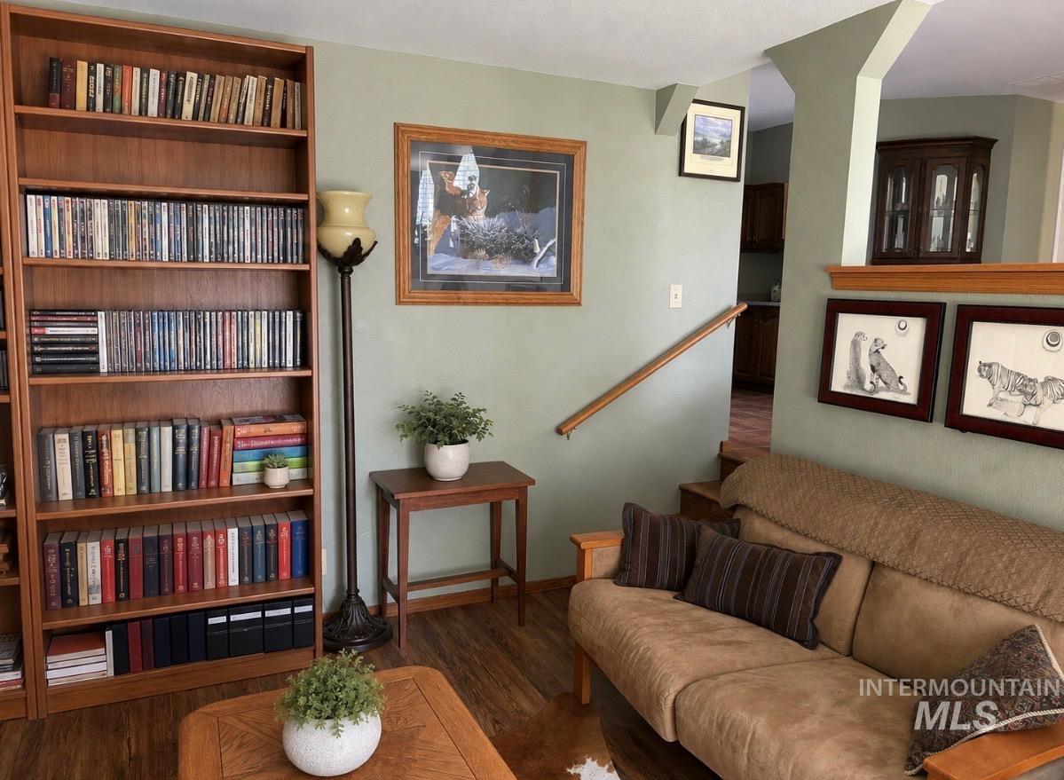 1185 E King Property Photo 9