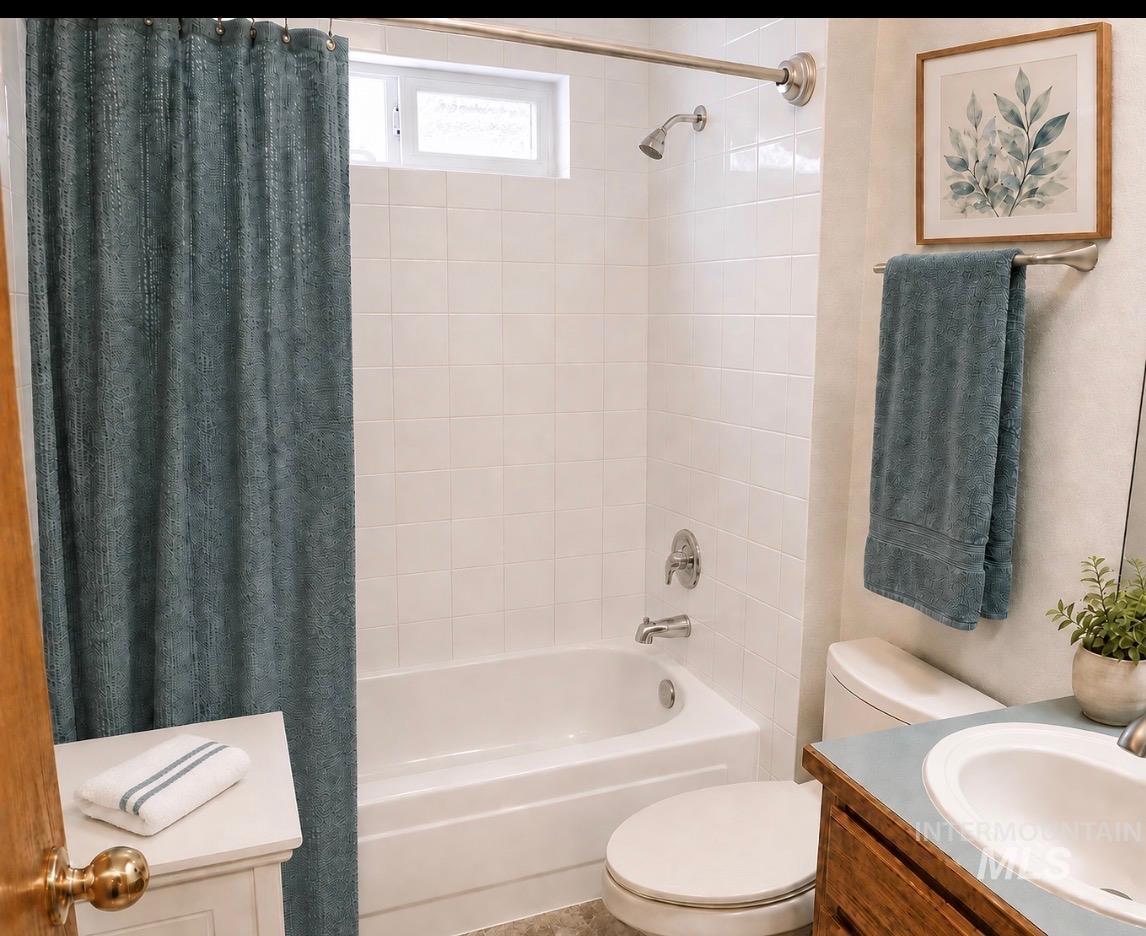 1185 E King Property Photo 12