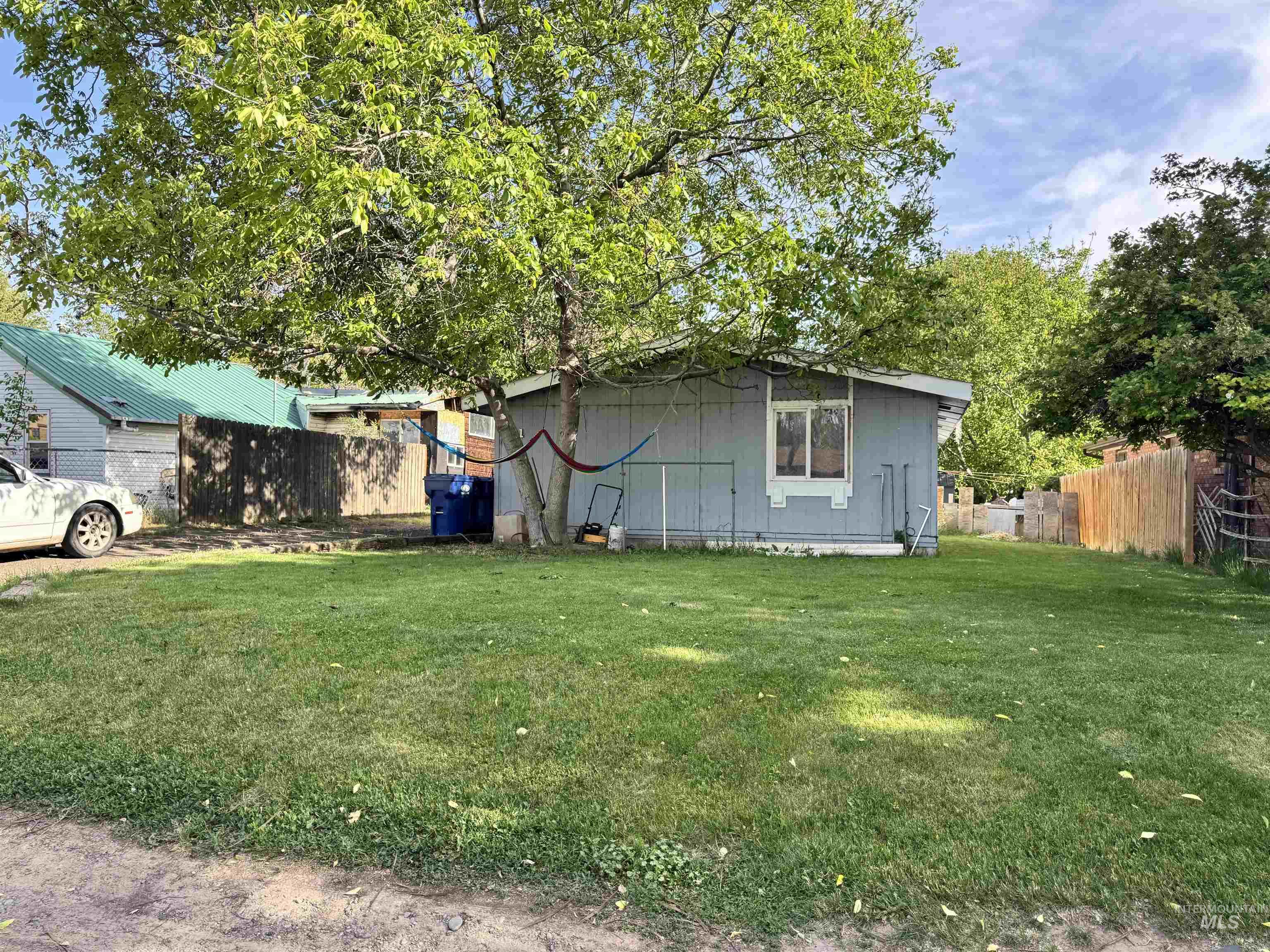 211 5th Ave West Property Photo 1
