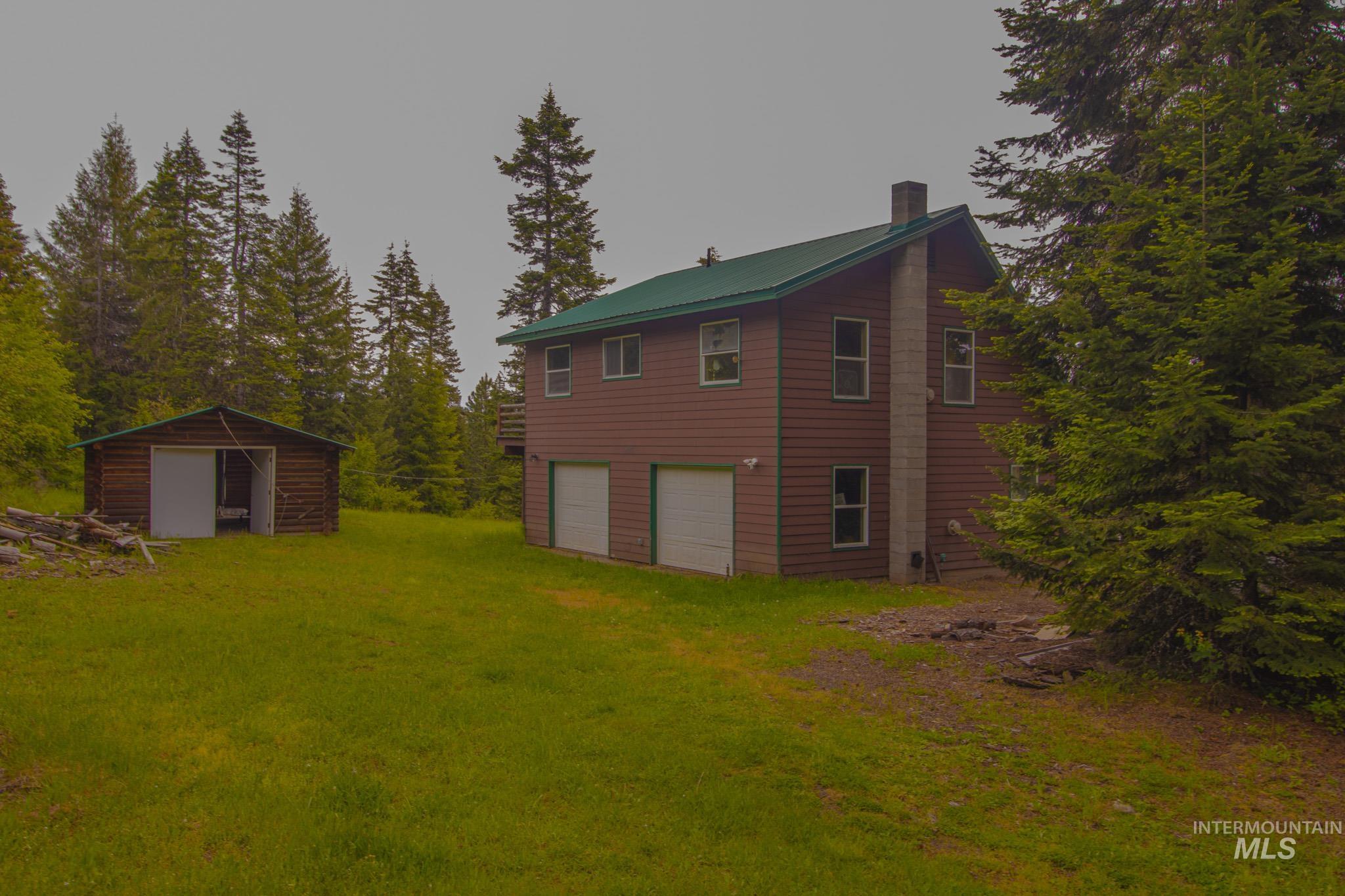668 Sagewood Dr Property Photo 2