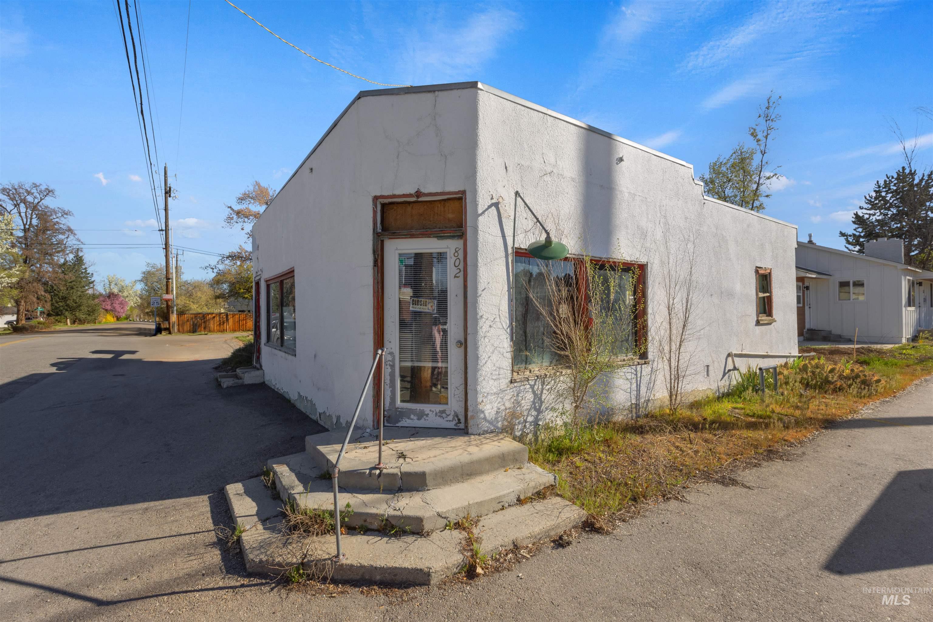 802 N Garden Property Photo 1