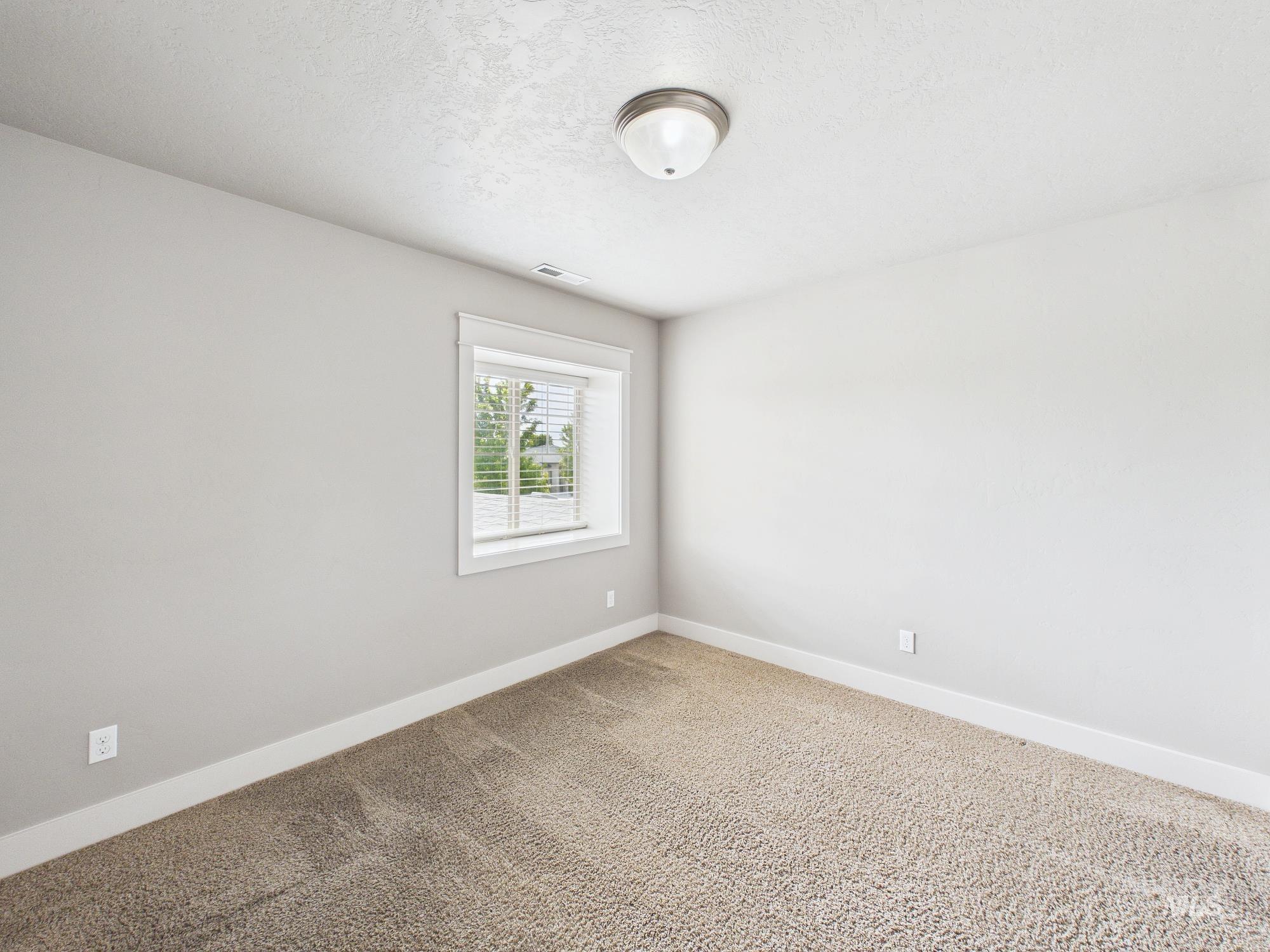 89 S Barkvine Way Property Photo 8