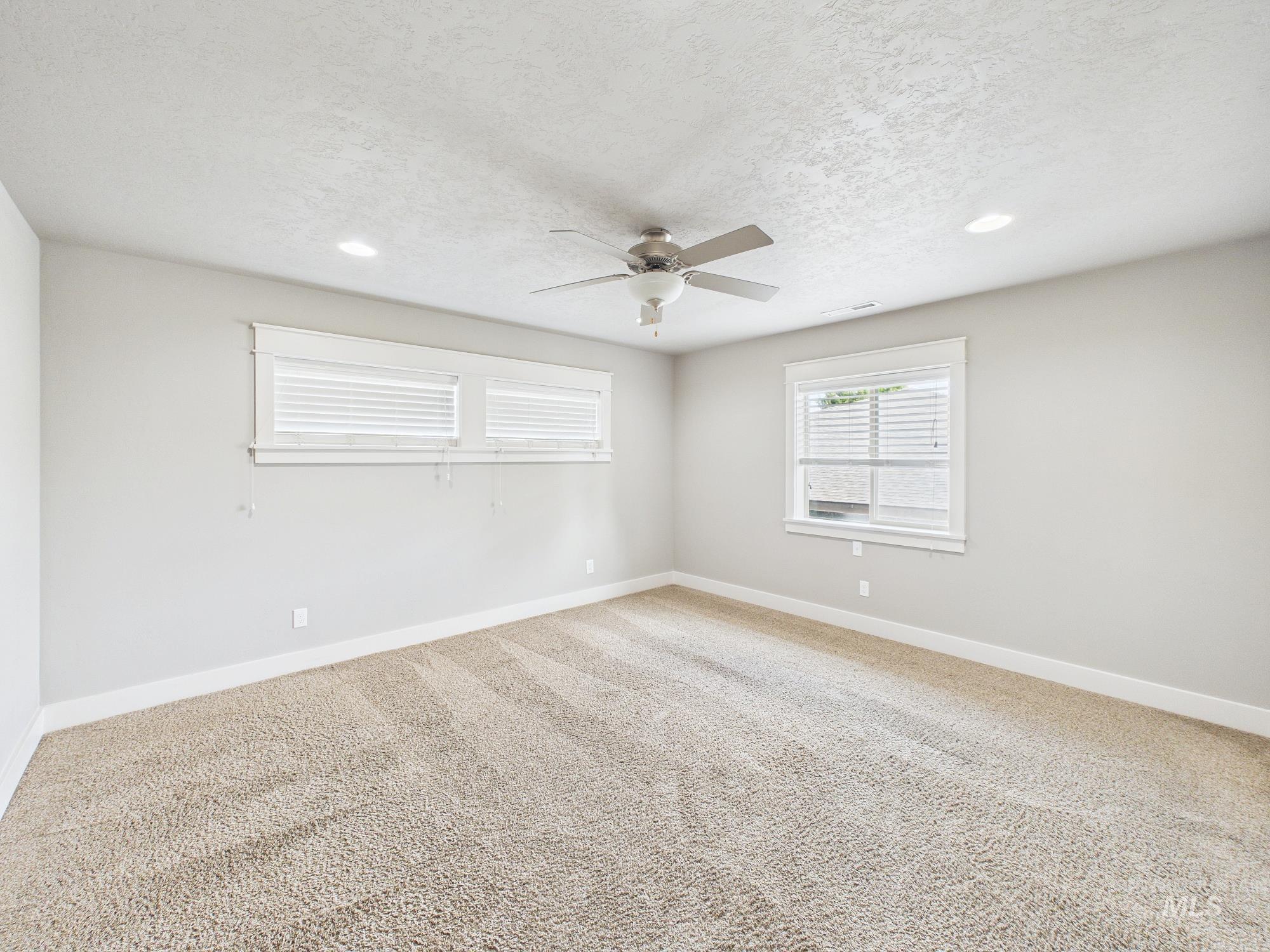 89 S Barkvine Way Property Photo 14