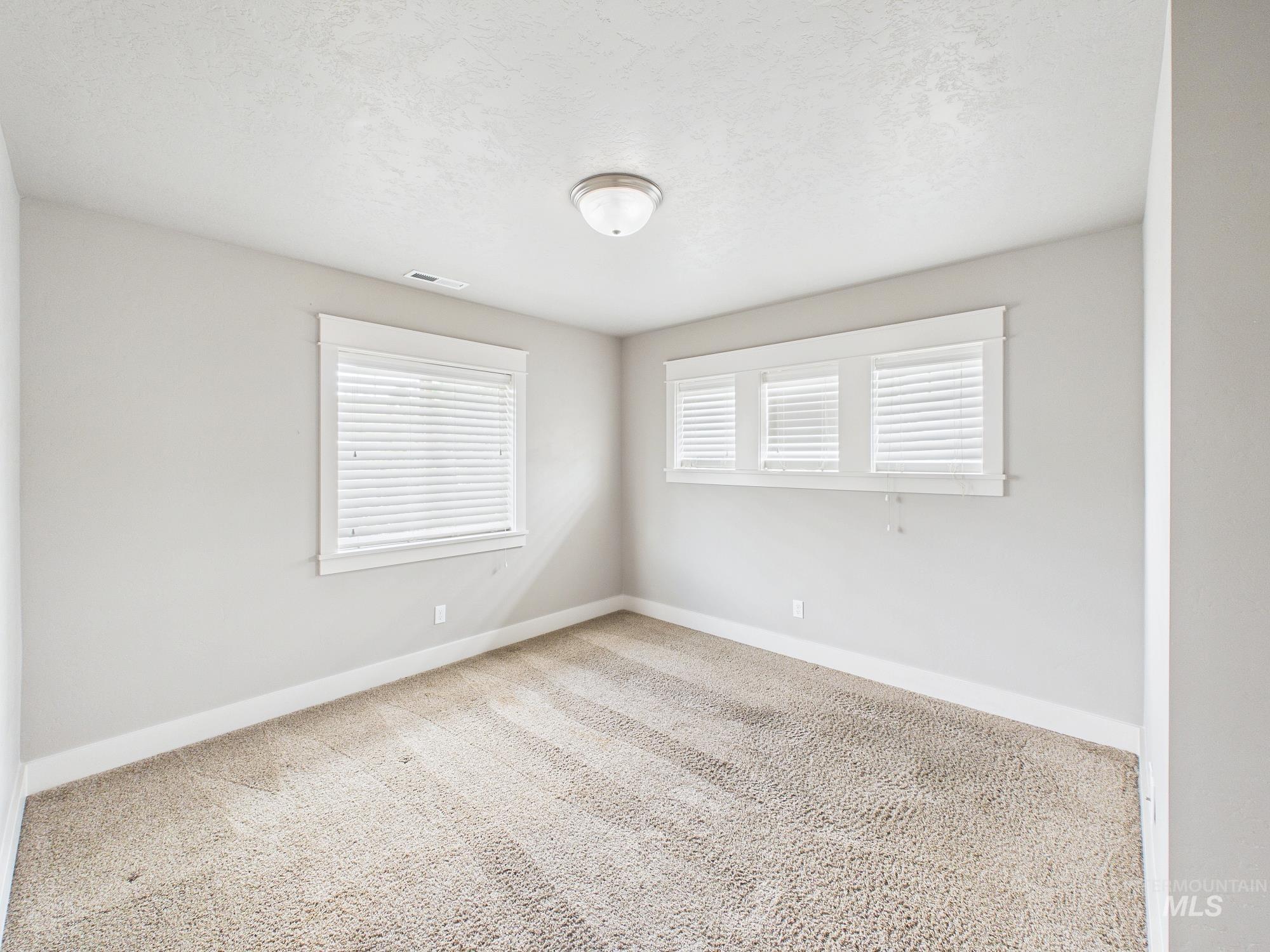 89 S Barkvine Way Property Photo 17