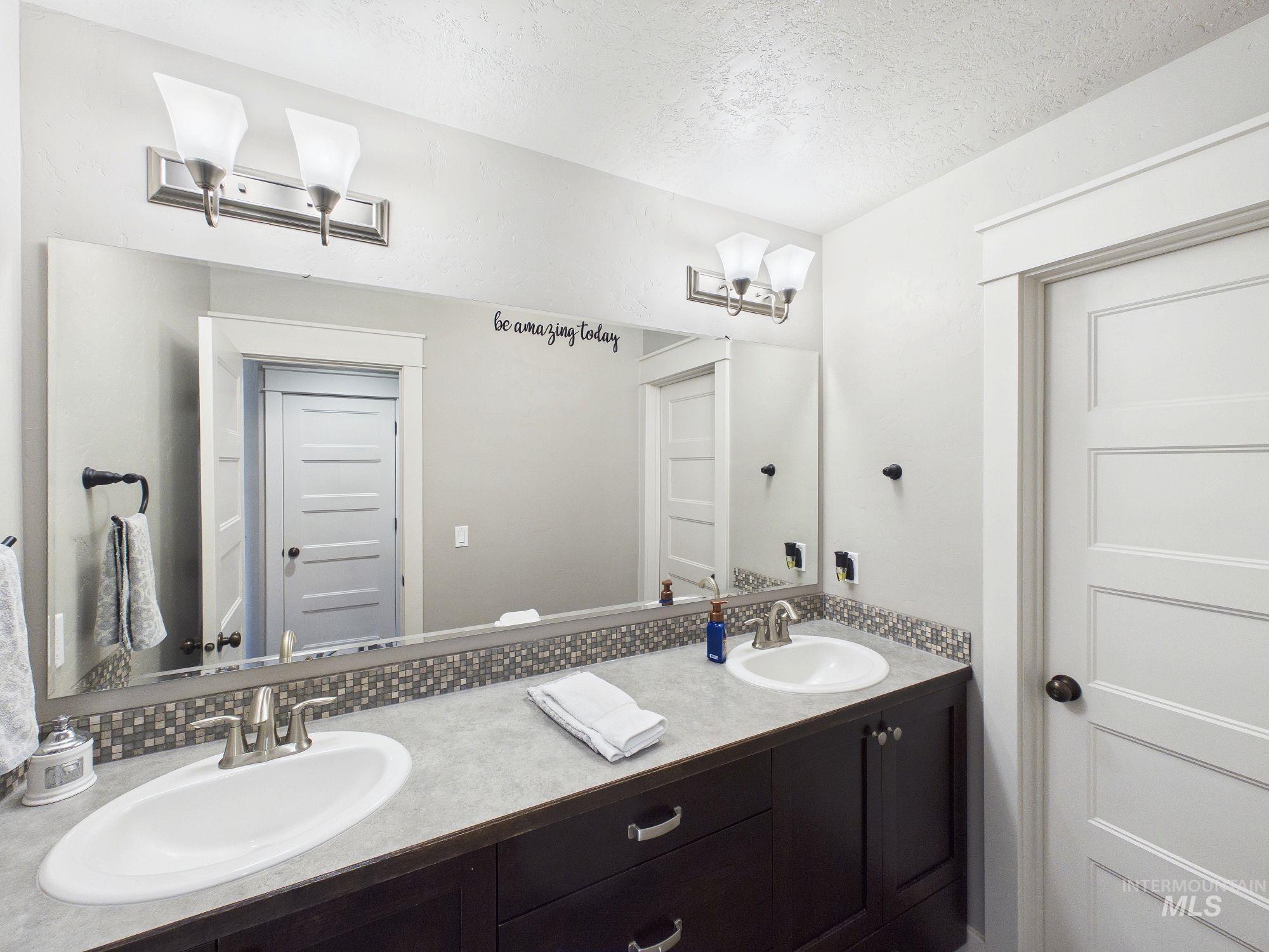 89 S Barkvine Way Property Photo 34