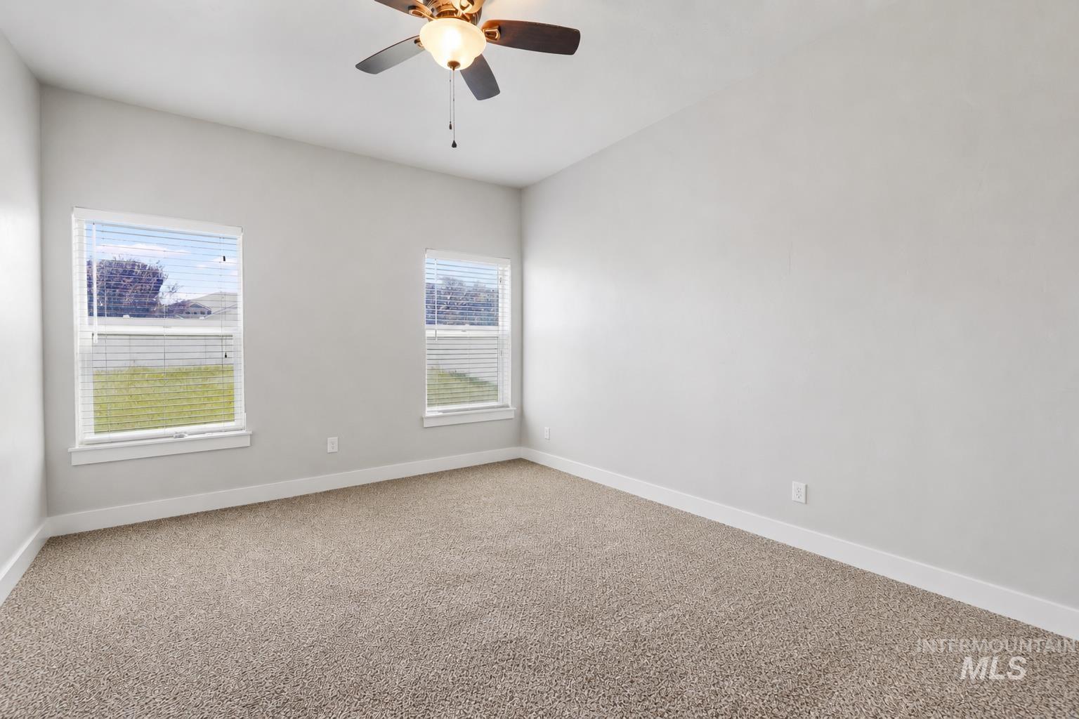 1077/1075 Easy Ave Property Photo 2