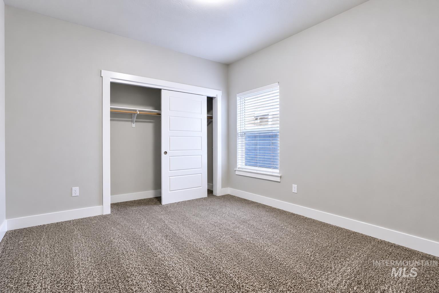 1077/1075 Easy Ave Property Photo 7