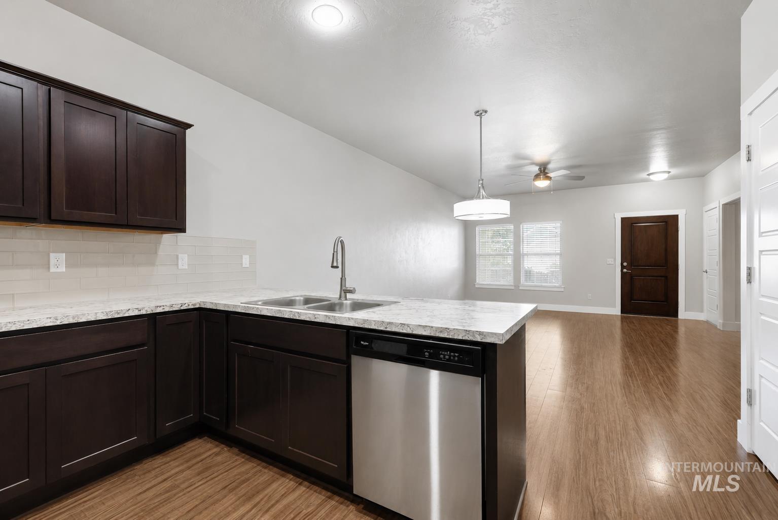 1077/1075 Easy Ave Property Photo 12