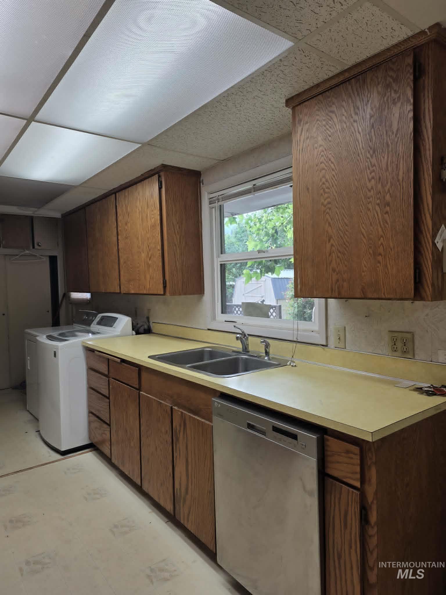 14016 Highway 12 Property Photo 6