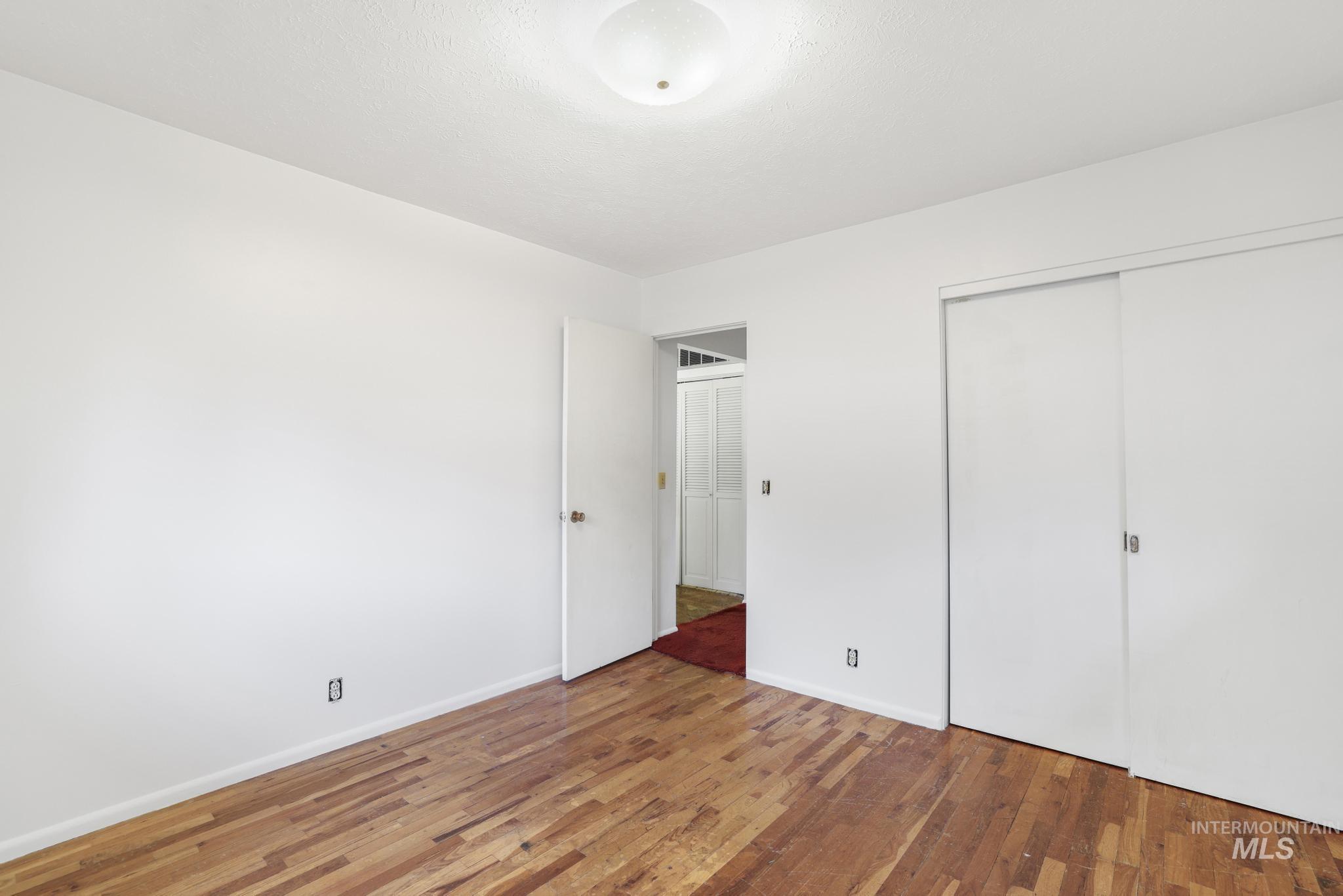806 Illinois St Property Photo 14