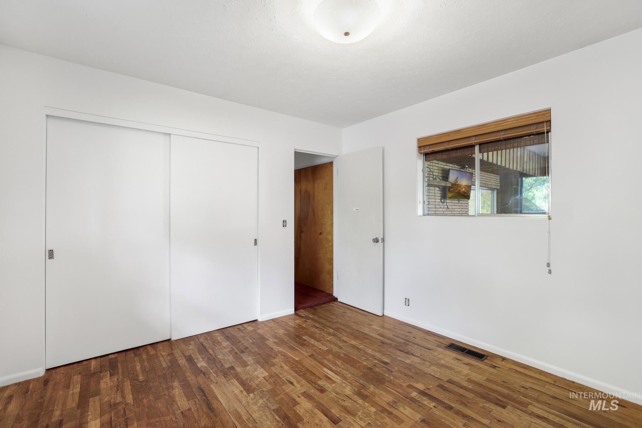 806 Illinois St Property Photo 15