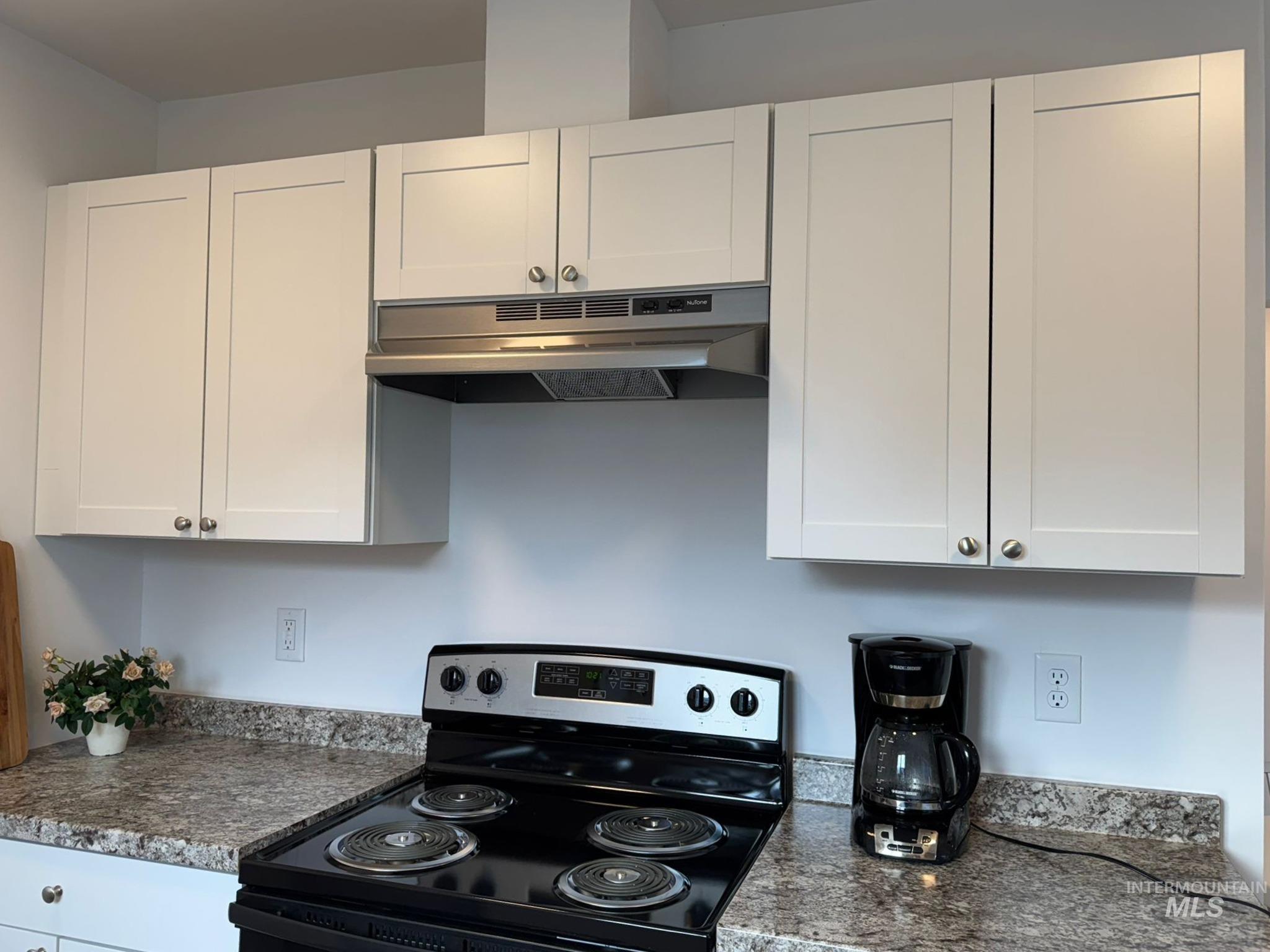 1306 Melbourne Court Property Photo 17