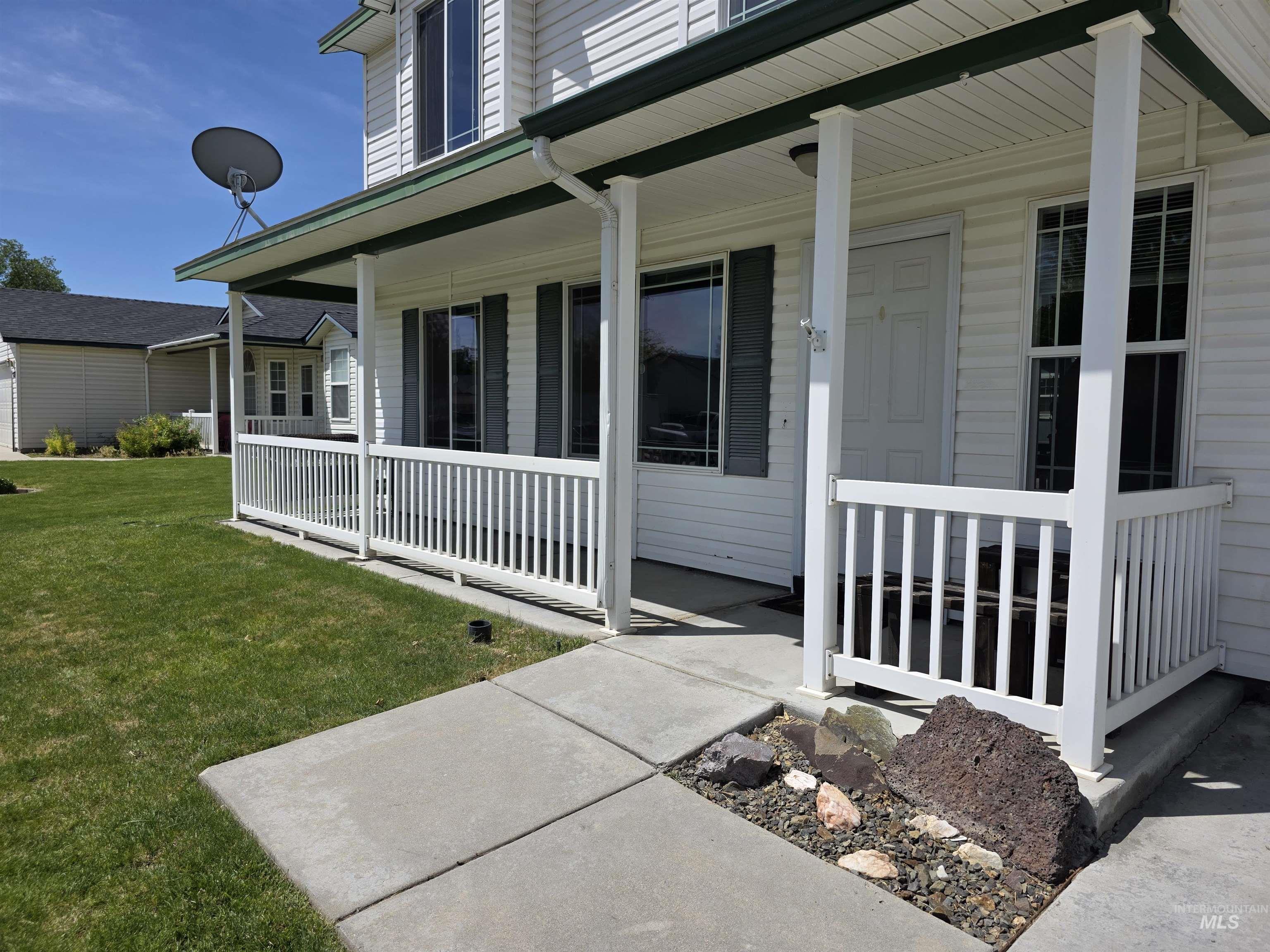 1855 Sparrow Hawk Ave Property Photo 3
