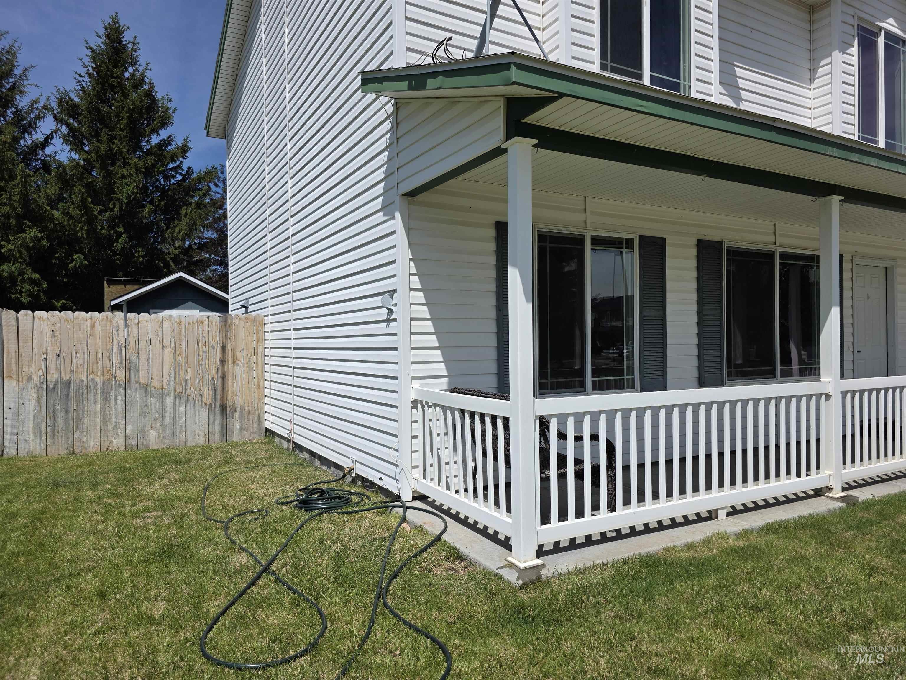 1855 Sparrow Hawk Ave Property Photo 4