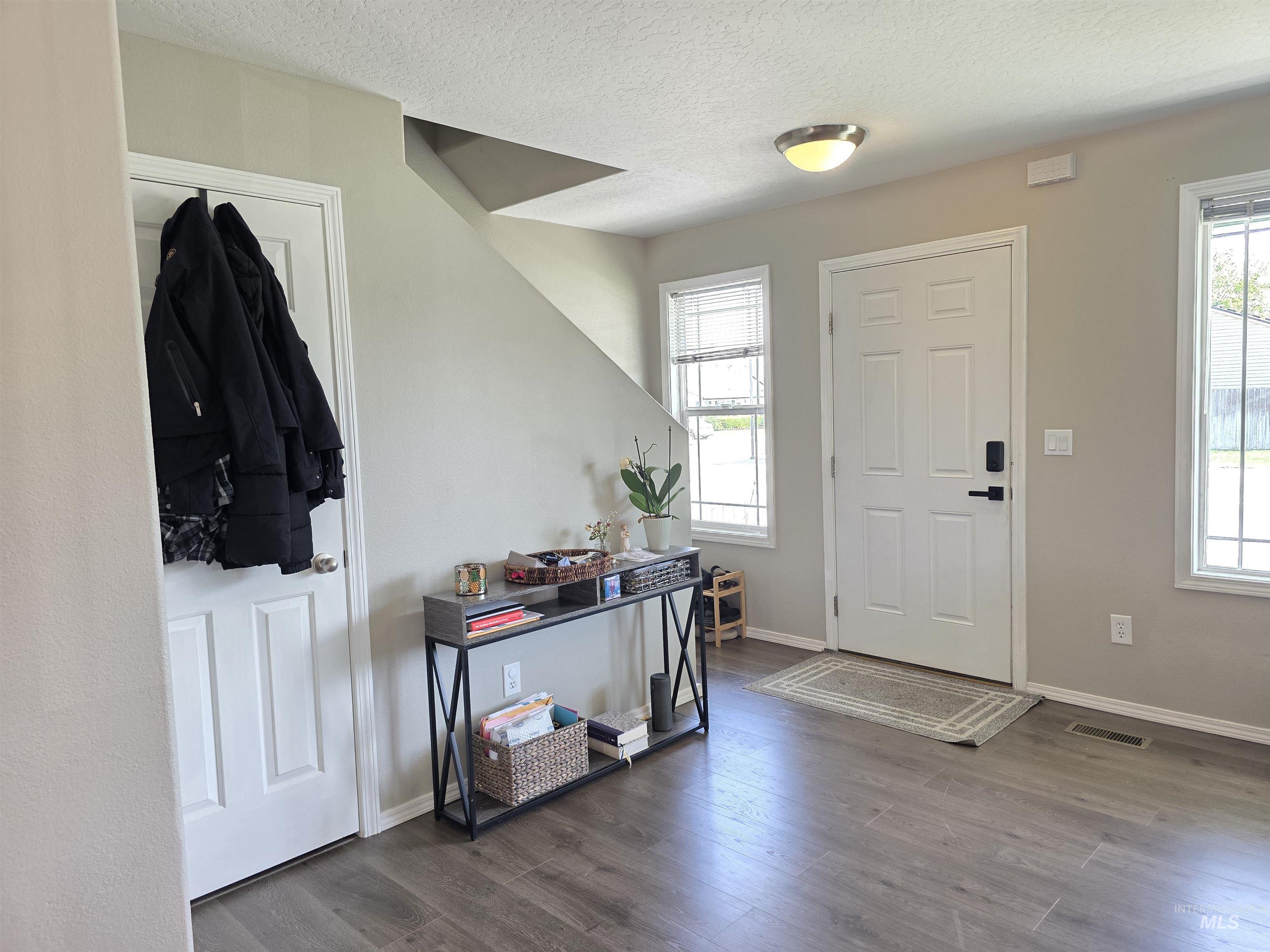 1855 Sparrow Hawk Ave Property Photo 5