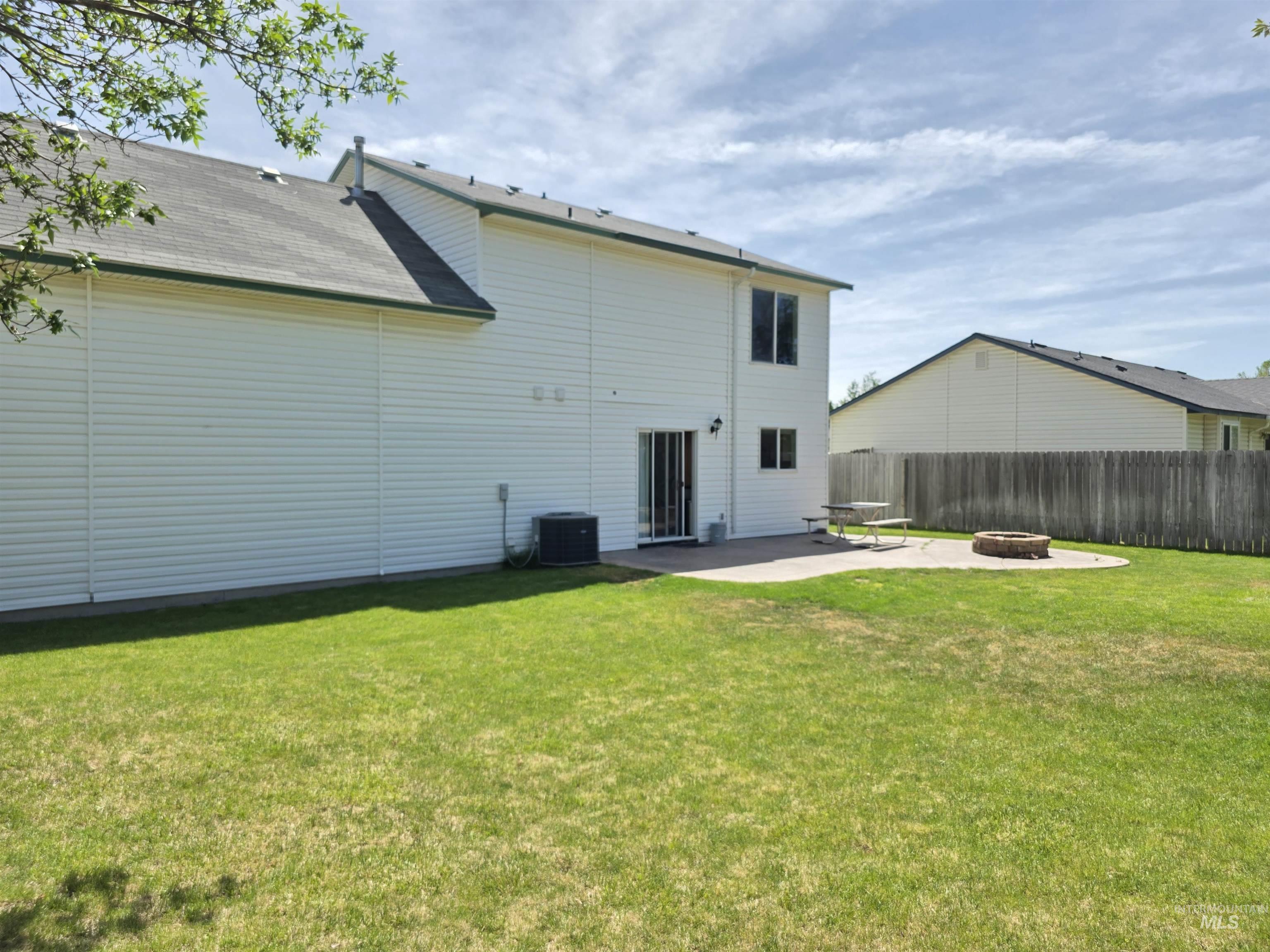 1855 Sparrow Hawk Ave Property Photo 18