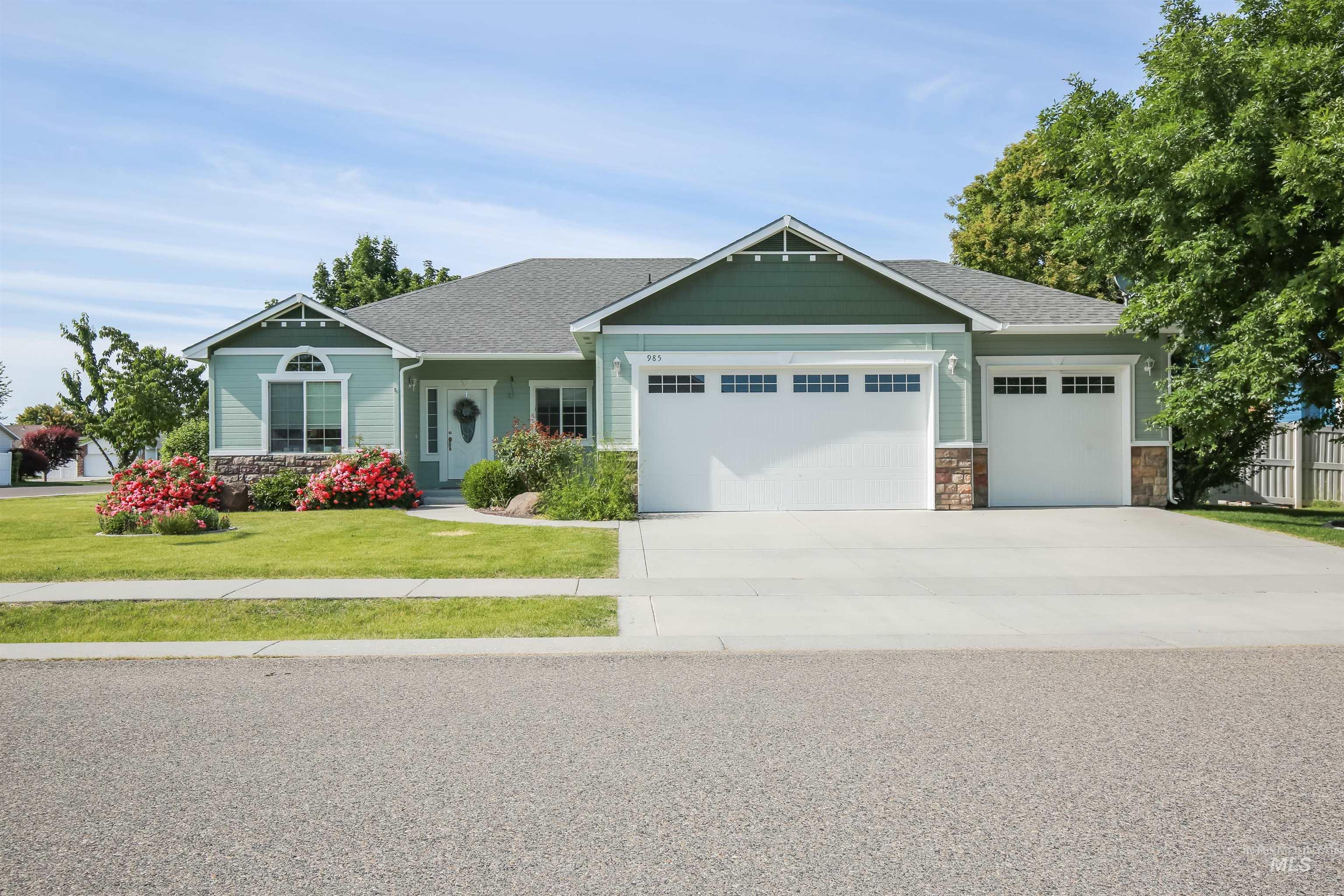 985 Shamrock Ct. Property Photo 1