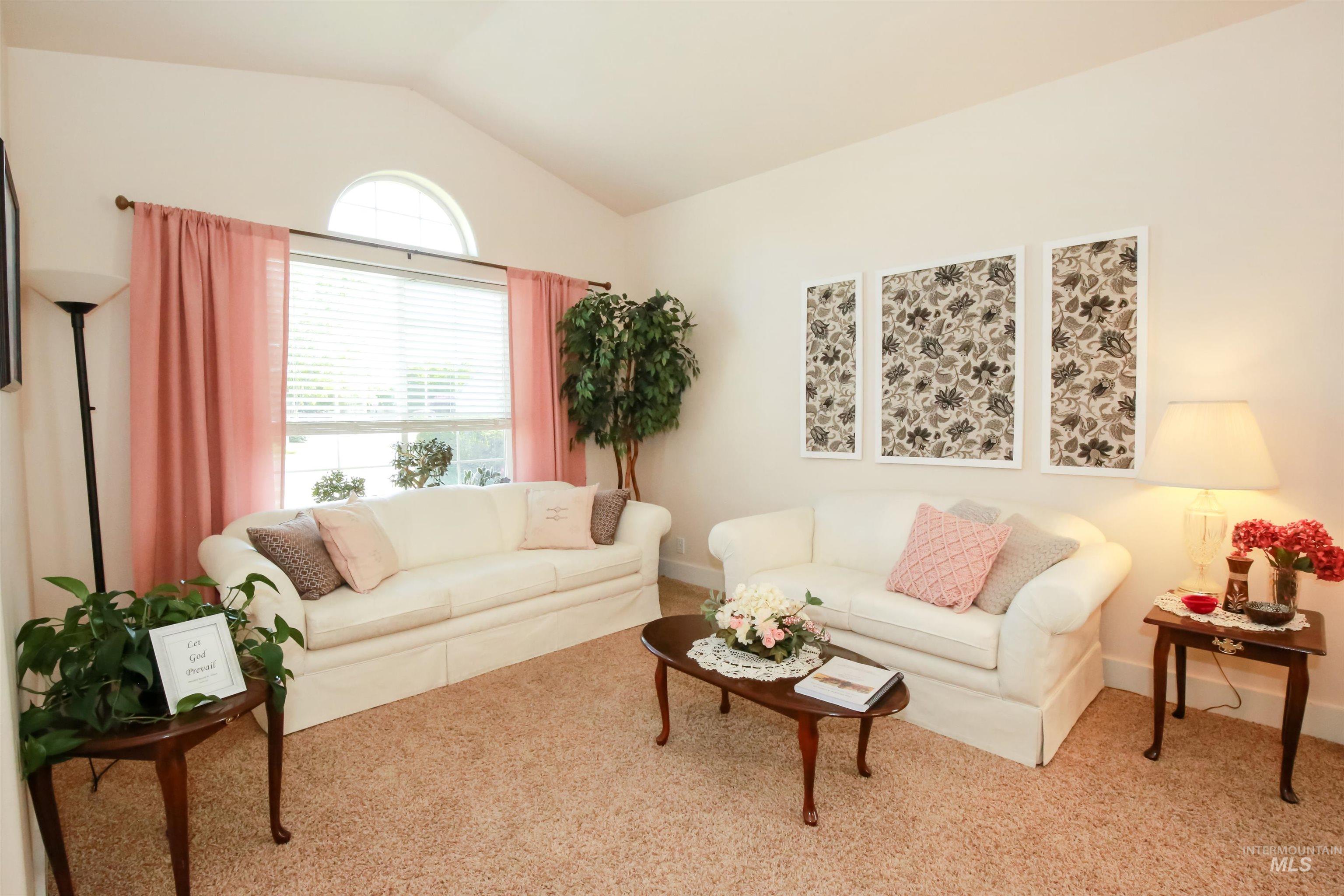985 Shamrock Ct. Property Photo 5