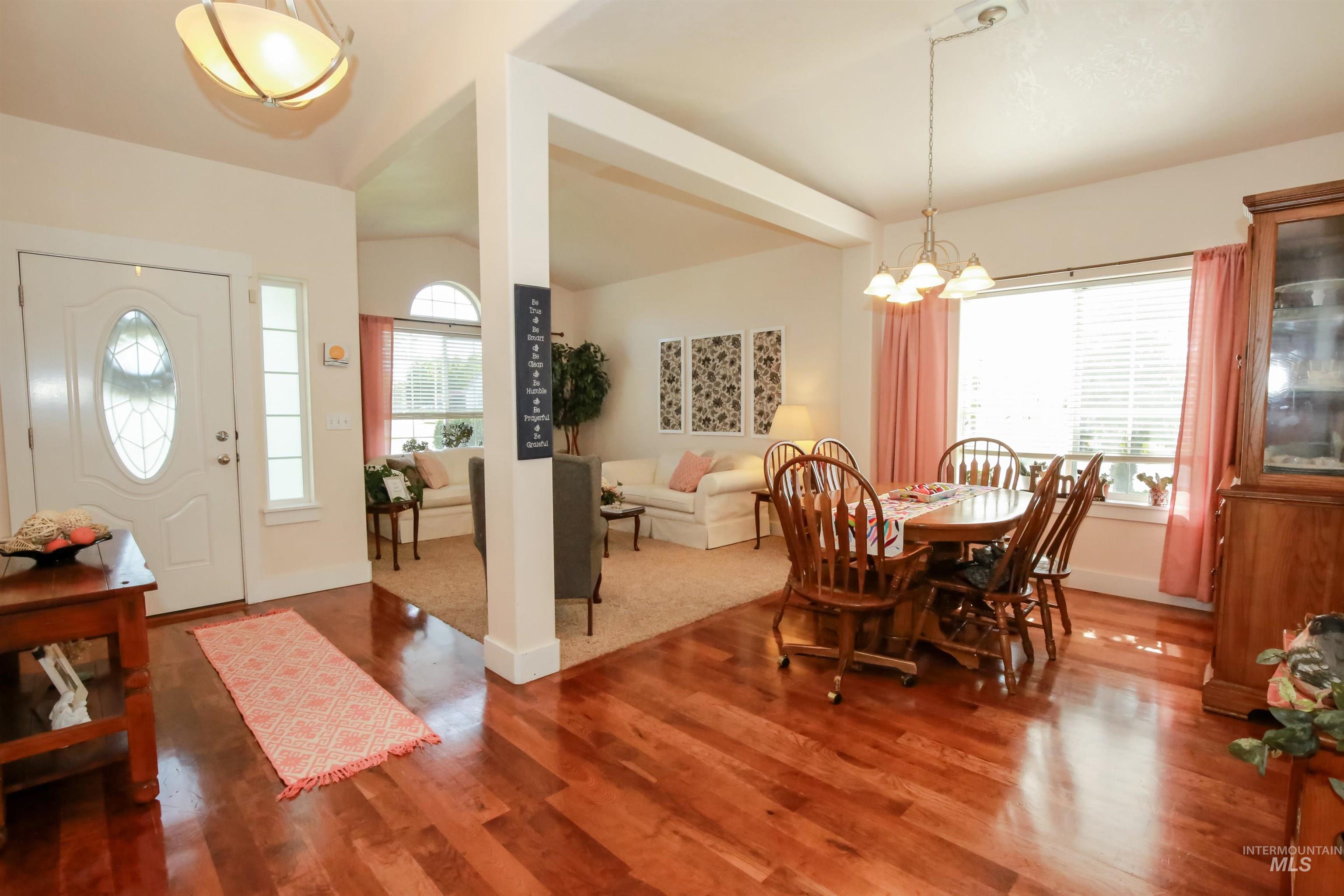 985 Shamrock Ct. Property Photo 8