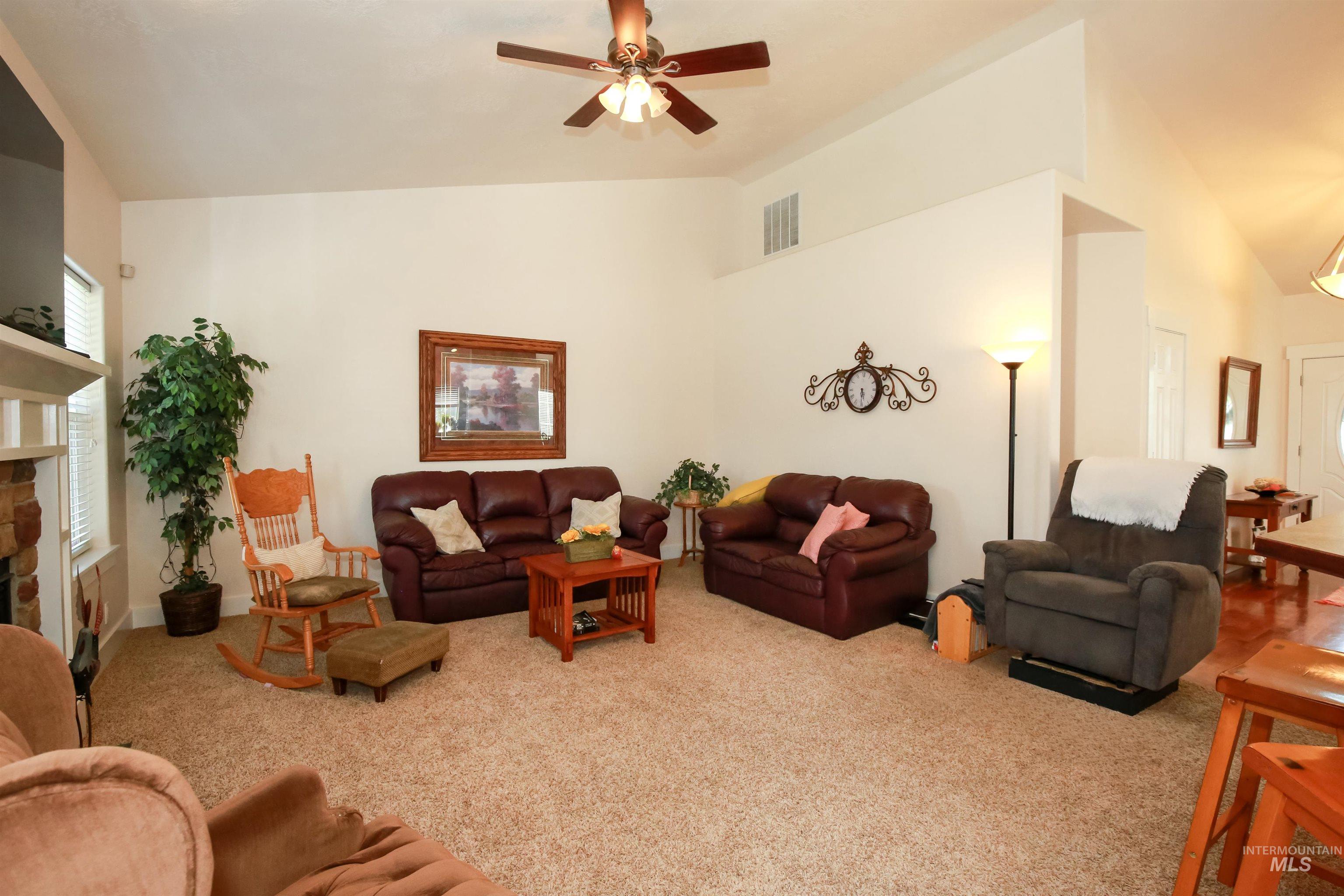 985 Shamrock Ct. Property Photo 11