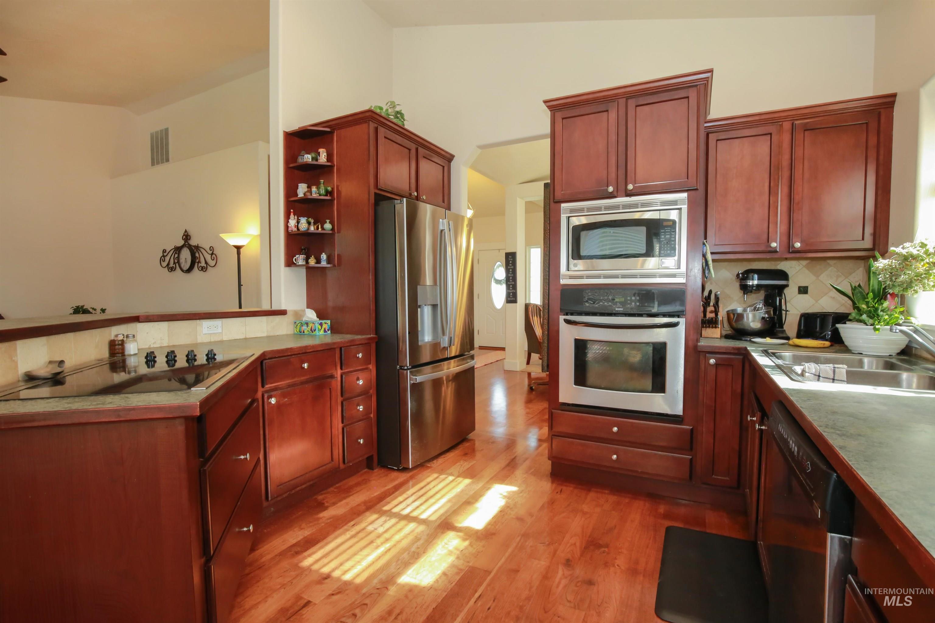 985 Shamrock Ct. Property Photo 15