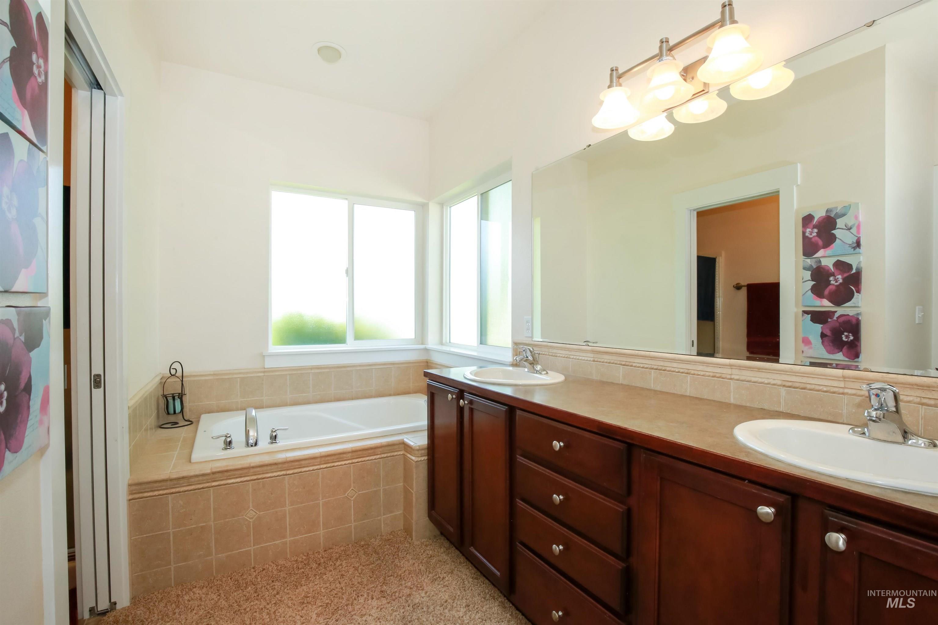 985 Shamrock Ct. Property Photo 20