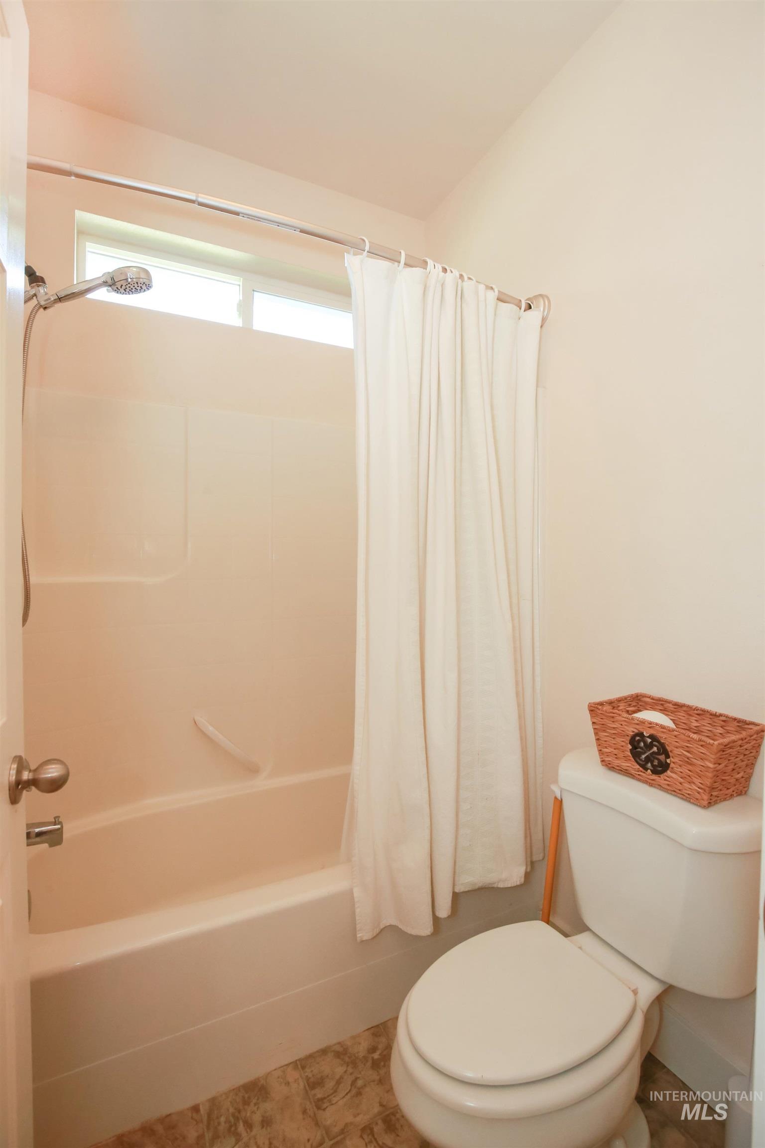 985 Shamrock Ct. Property Photo 25