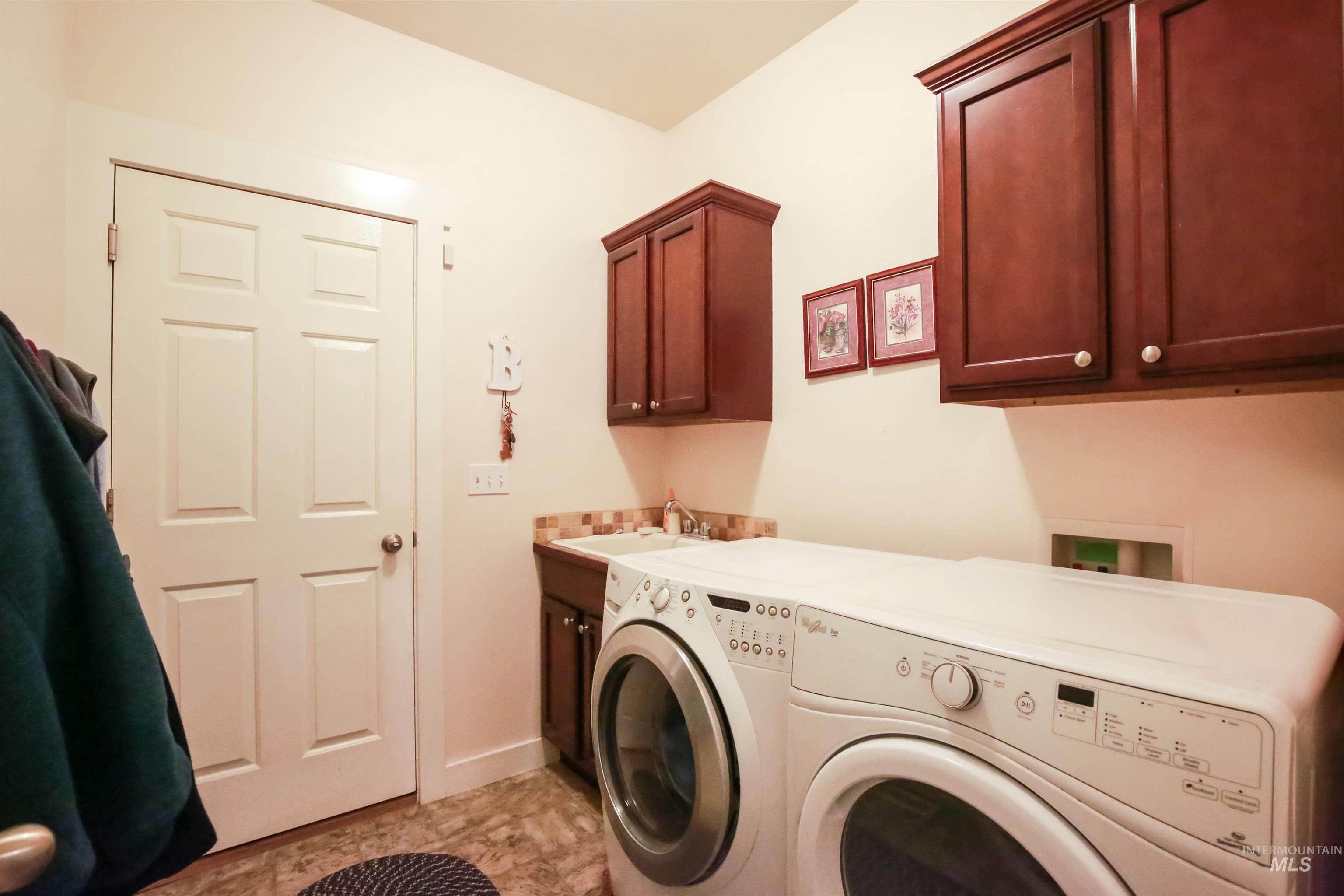 985 Shamrock Ct. Property Photo 27