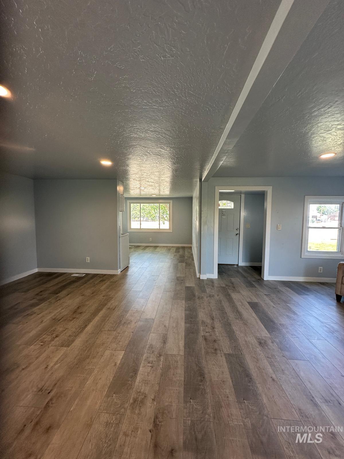 307 W Canal St Property Photo 5