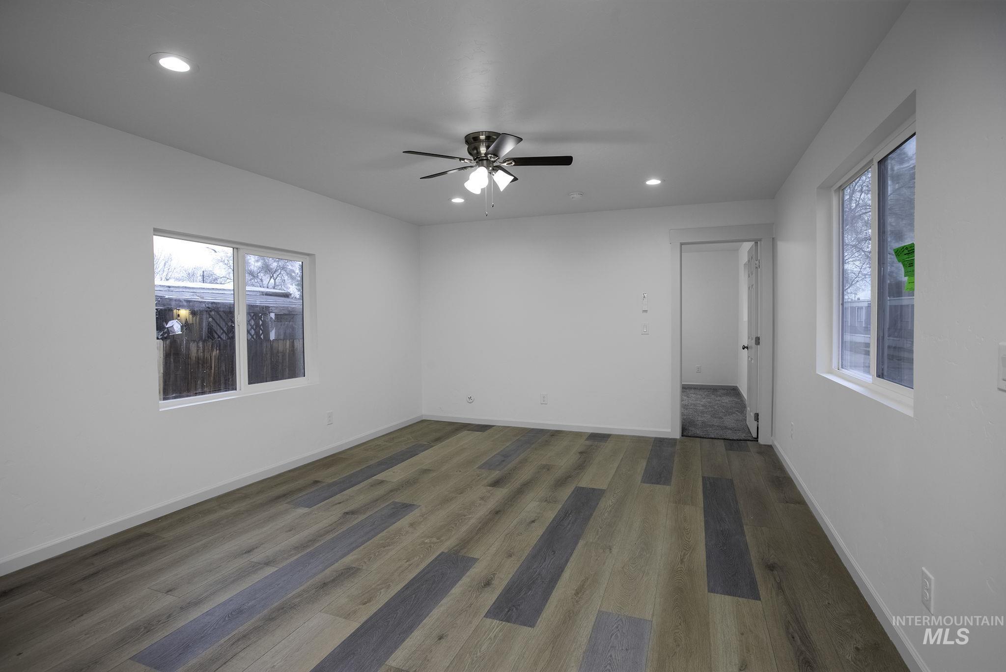 450 W Greenleaf St Property Photo 6