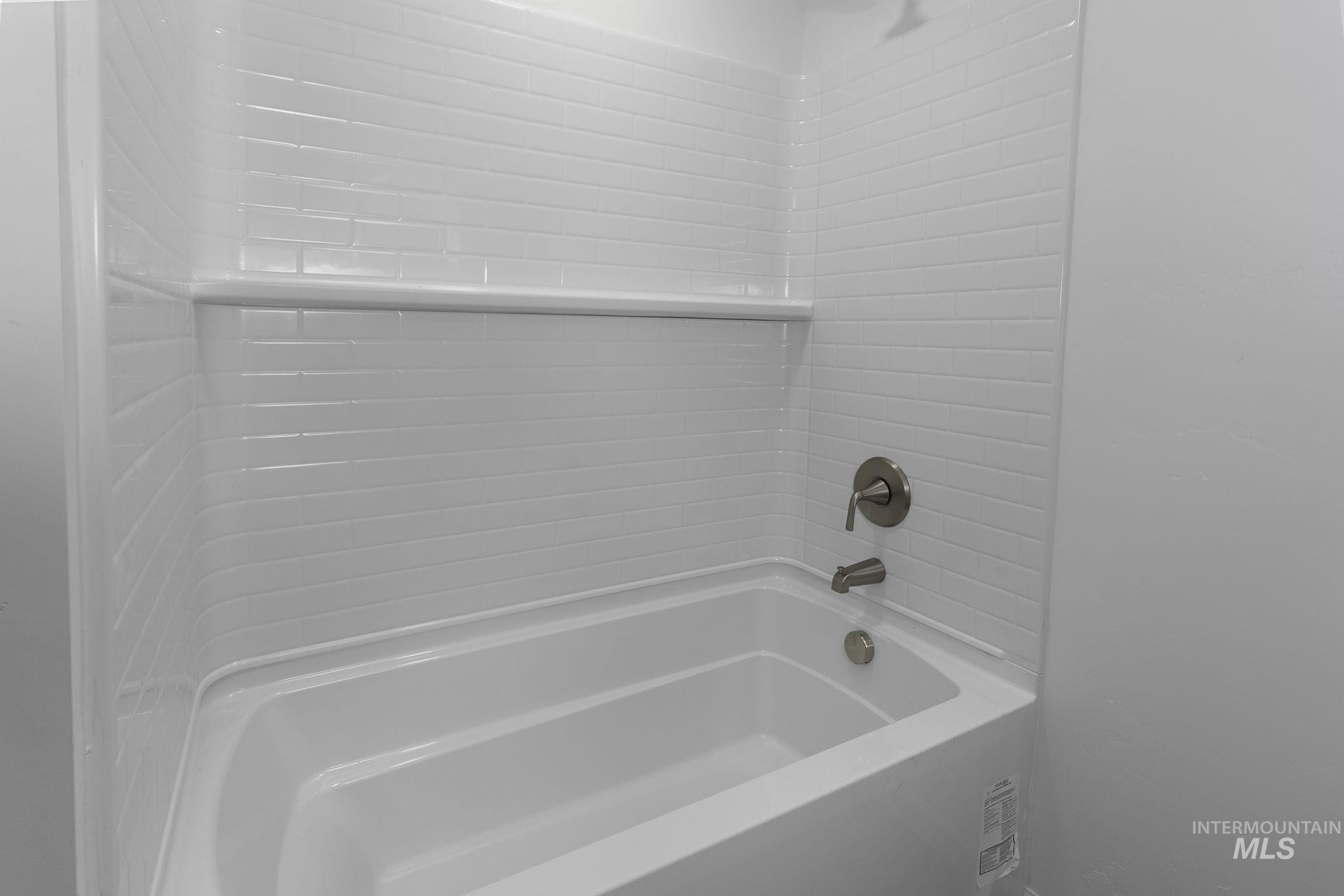 450 W Greenleaf St Property Photo 15
