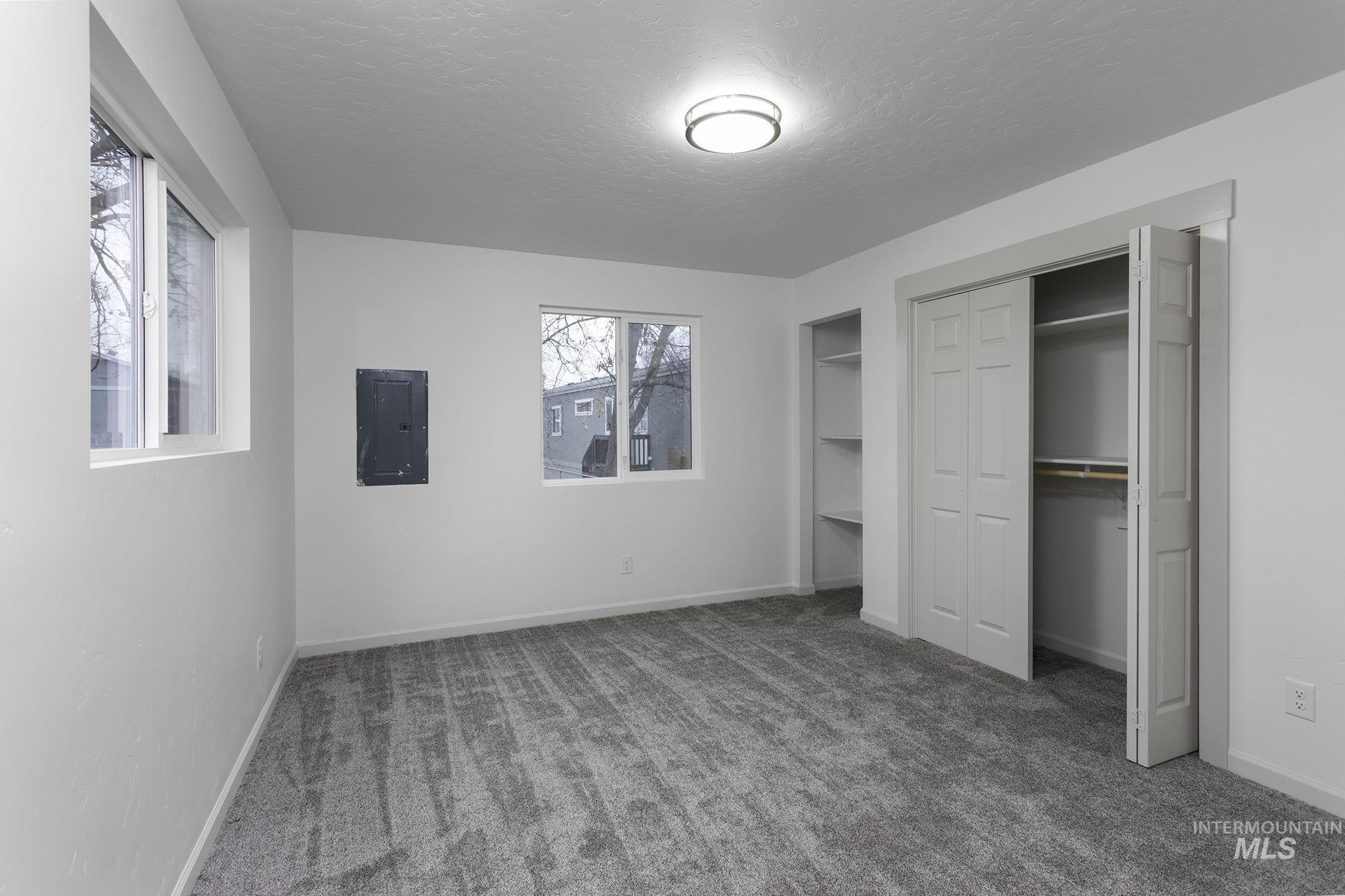 450 W Greenleaf St Property Photo 16