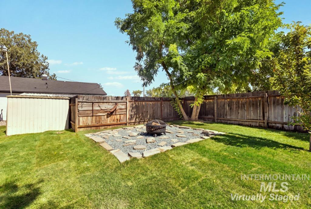 1898 Sigrid Ave Property Photo 4
