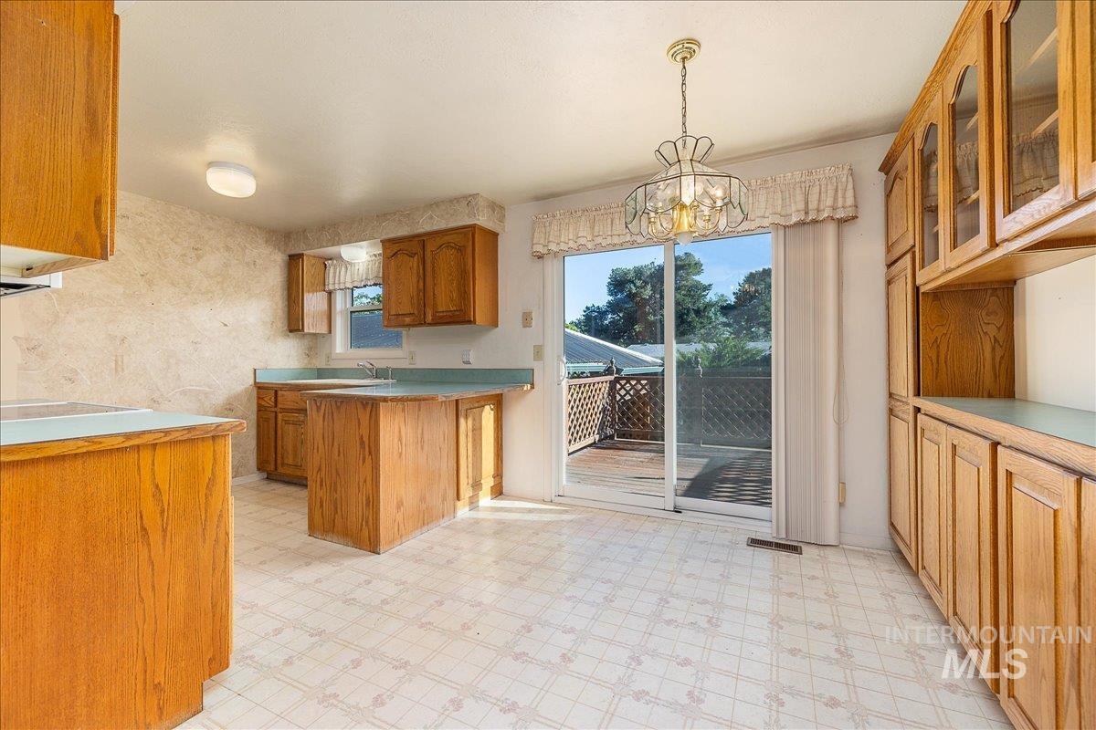9934 W Lancelot Ave Property Photo 7