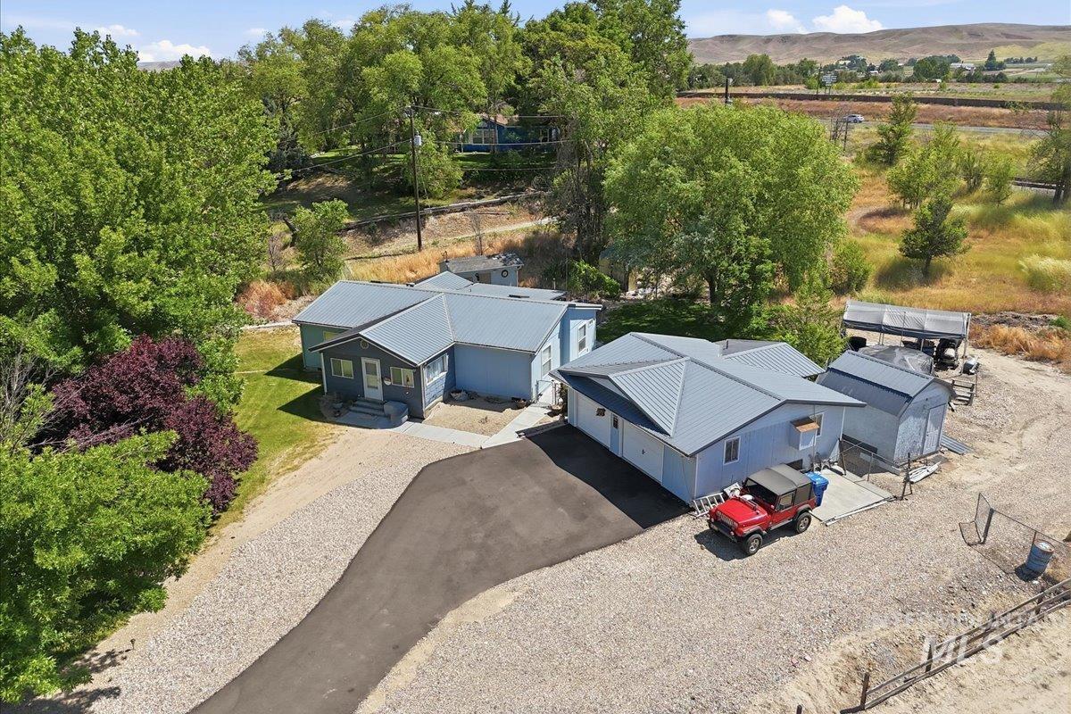 10762 N River Road Property Photo 1